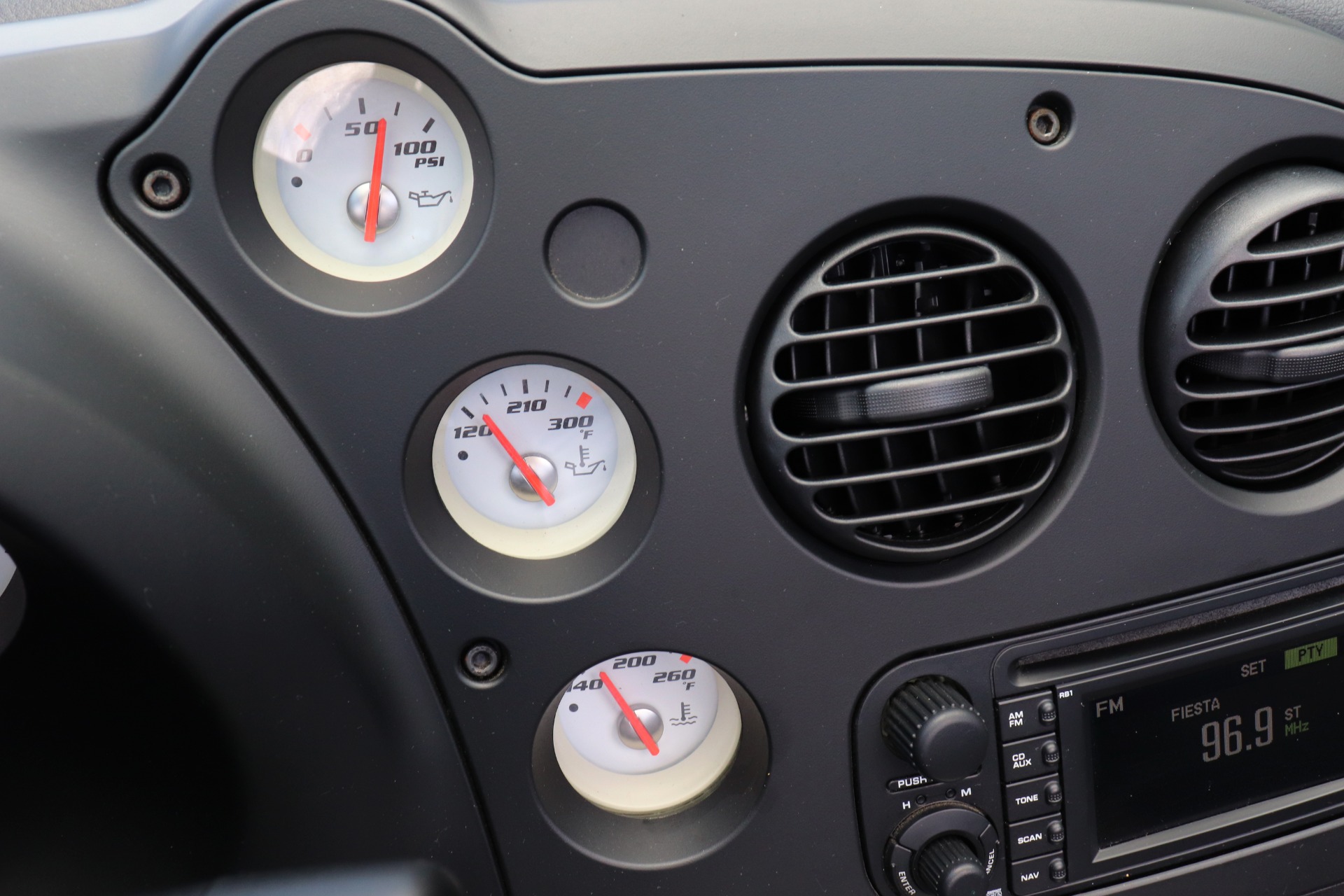 Used-2008-Dodge-Viper-SRT-10