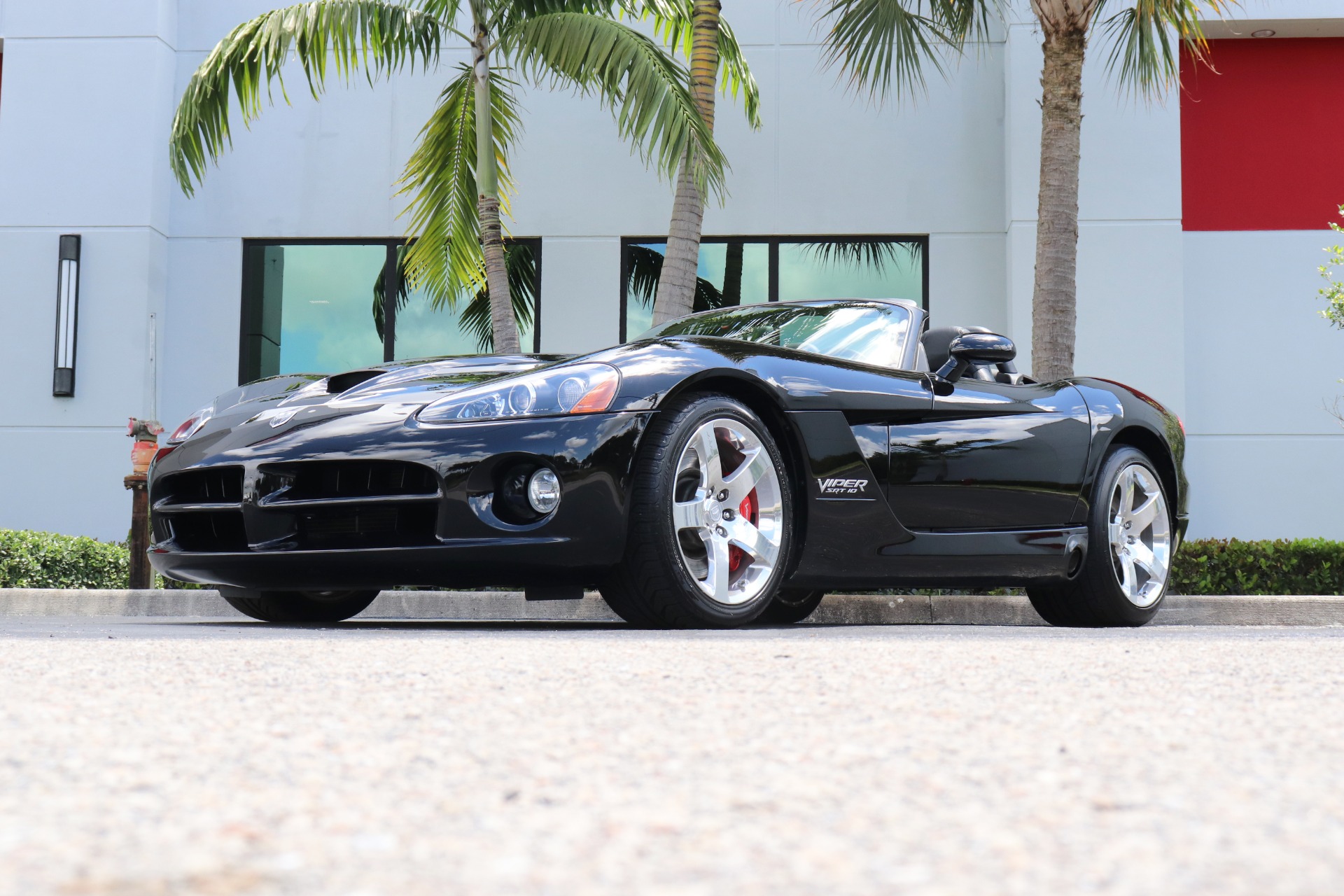 Used-2008-Dodge-Viper-SRT-10