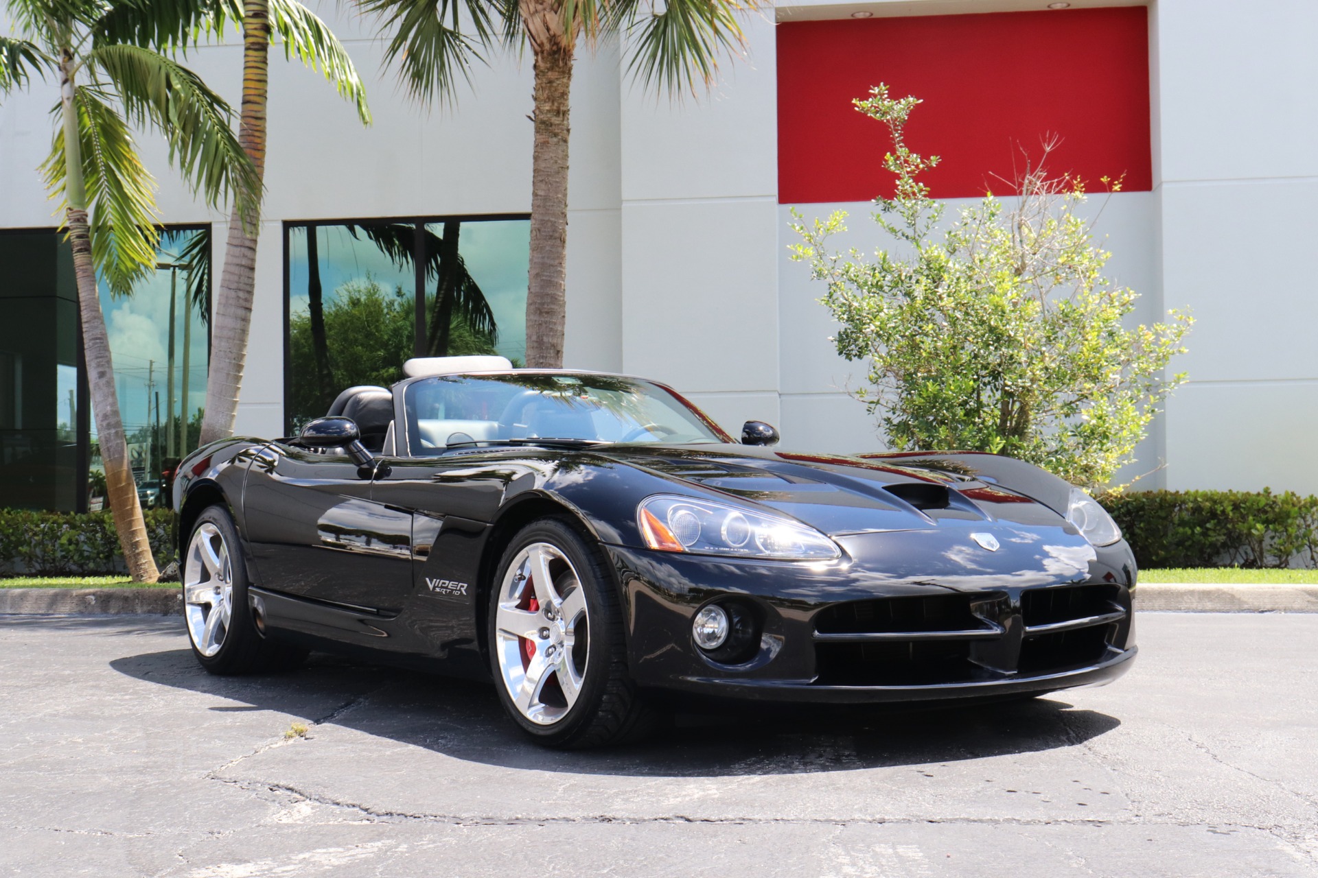 Used-2008-Dodge-Viper-SRT-10