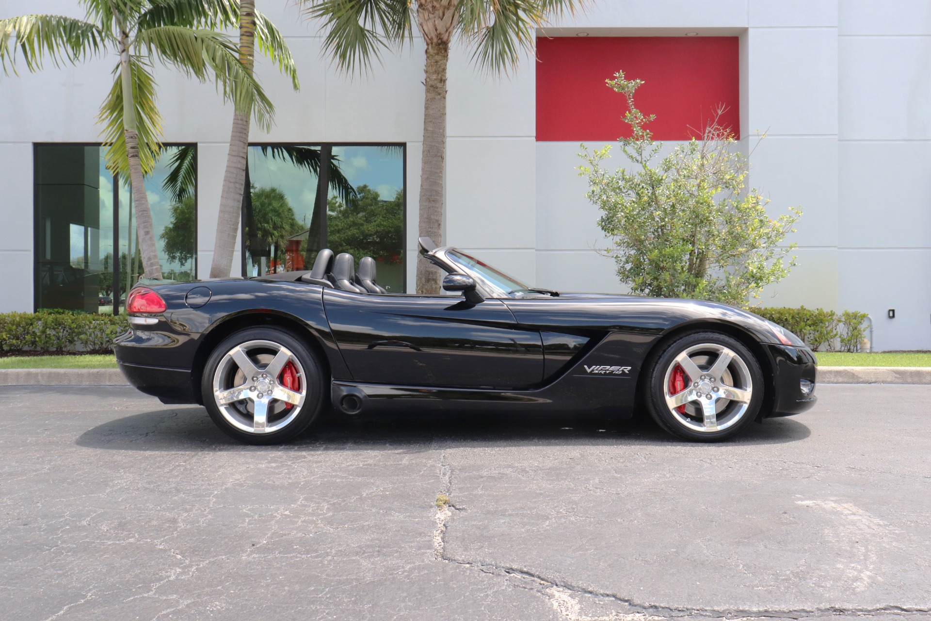 Used-2008-Dodge-Viper-SRT-10