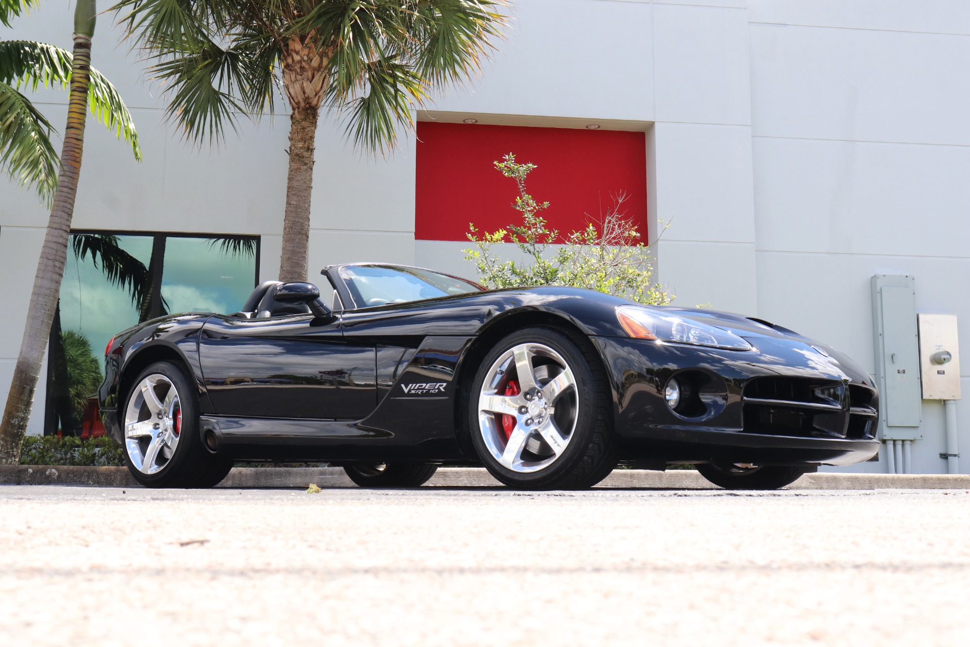 Used-2008-Dodge-Viper-SRT-10