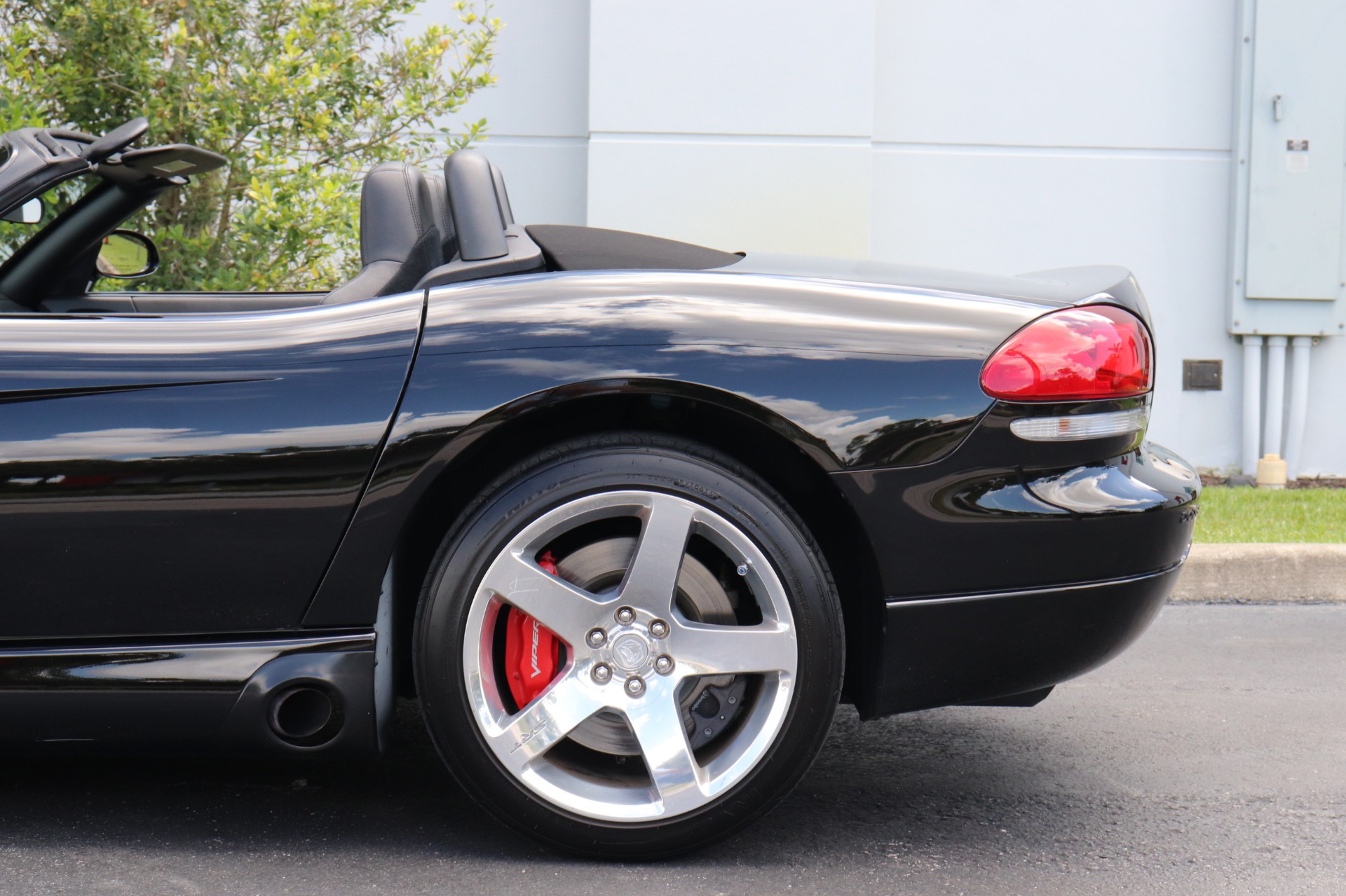 Used-2008-Dodge-Viper-SRT-10
