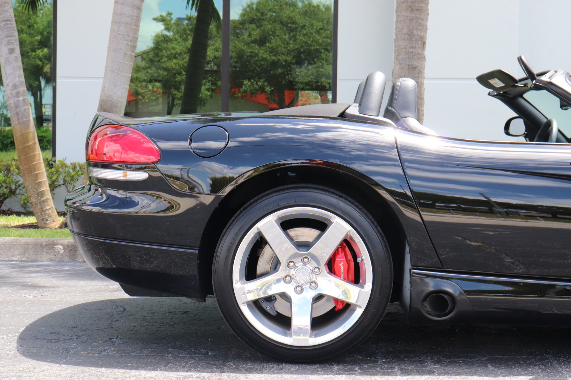 Used-2008-Dodge-Viper-SRT-10