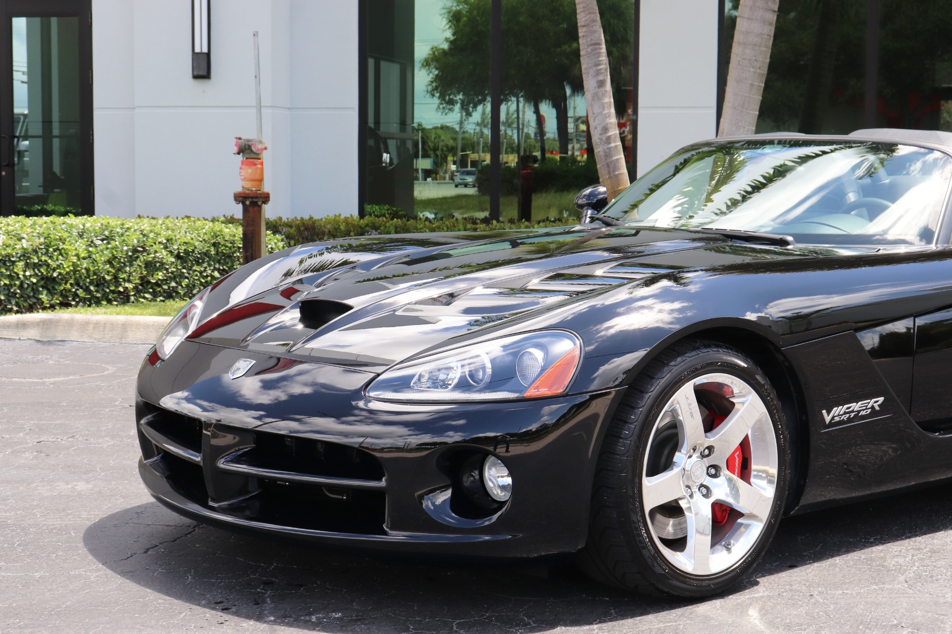 Used-2008-Dodge-Viper-SRT-10