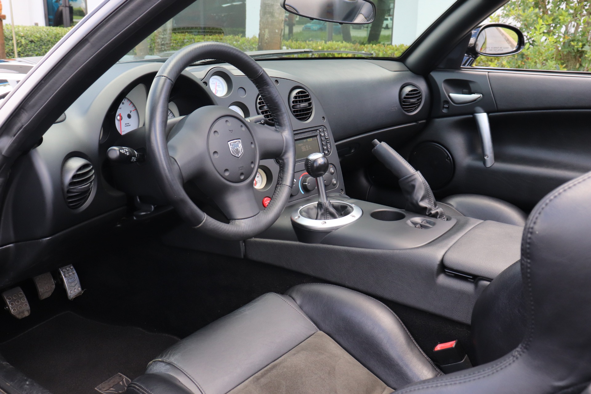 Used-2008-Dodge-Viper-SRT-10