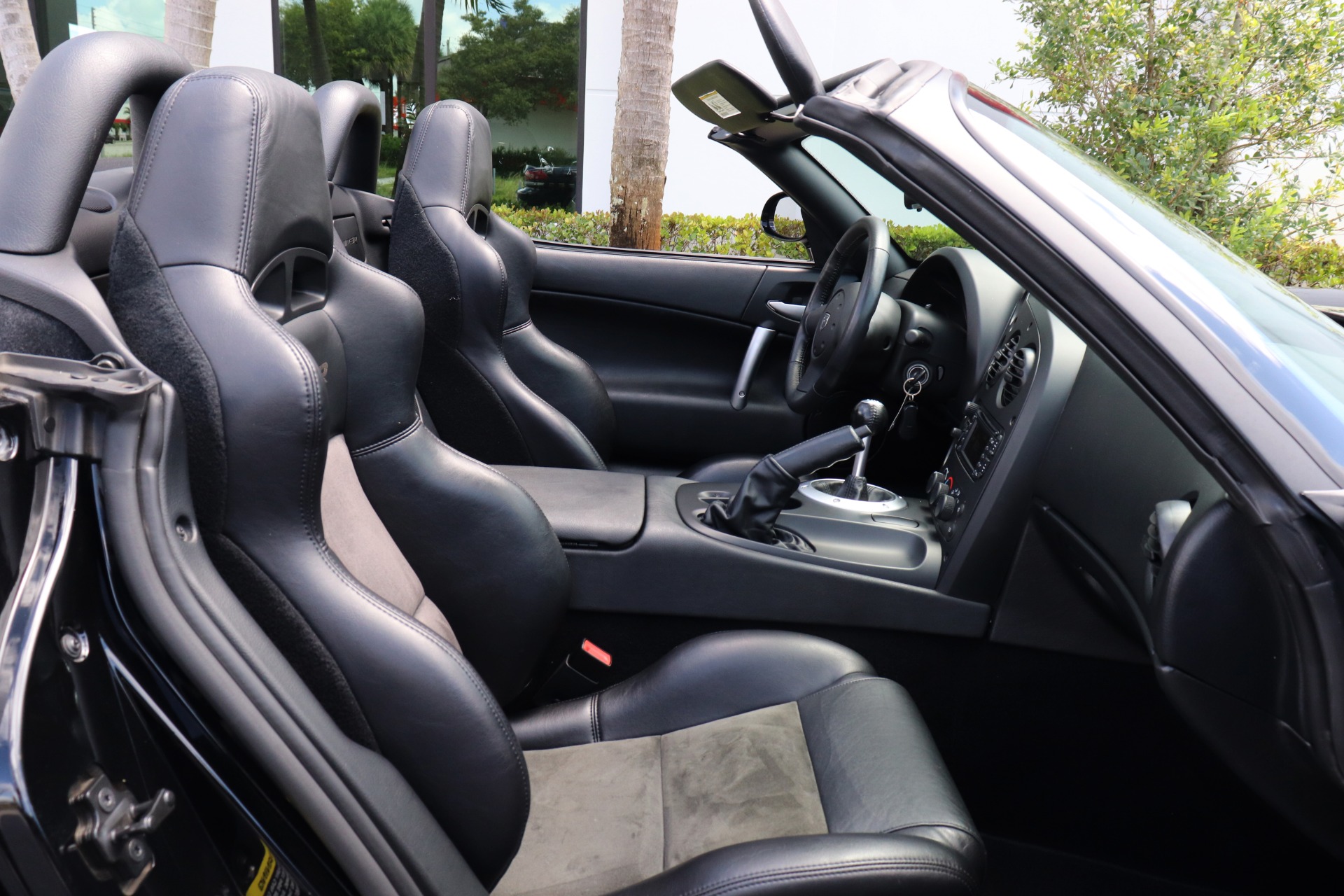 Used-2008-Dodge-Viper-SRT-10