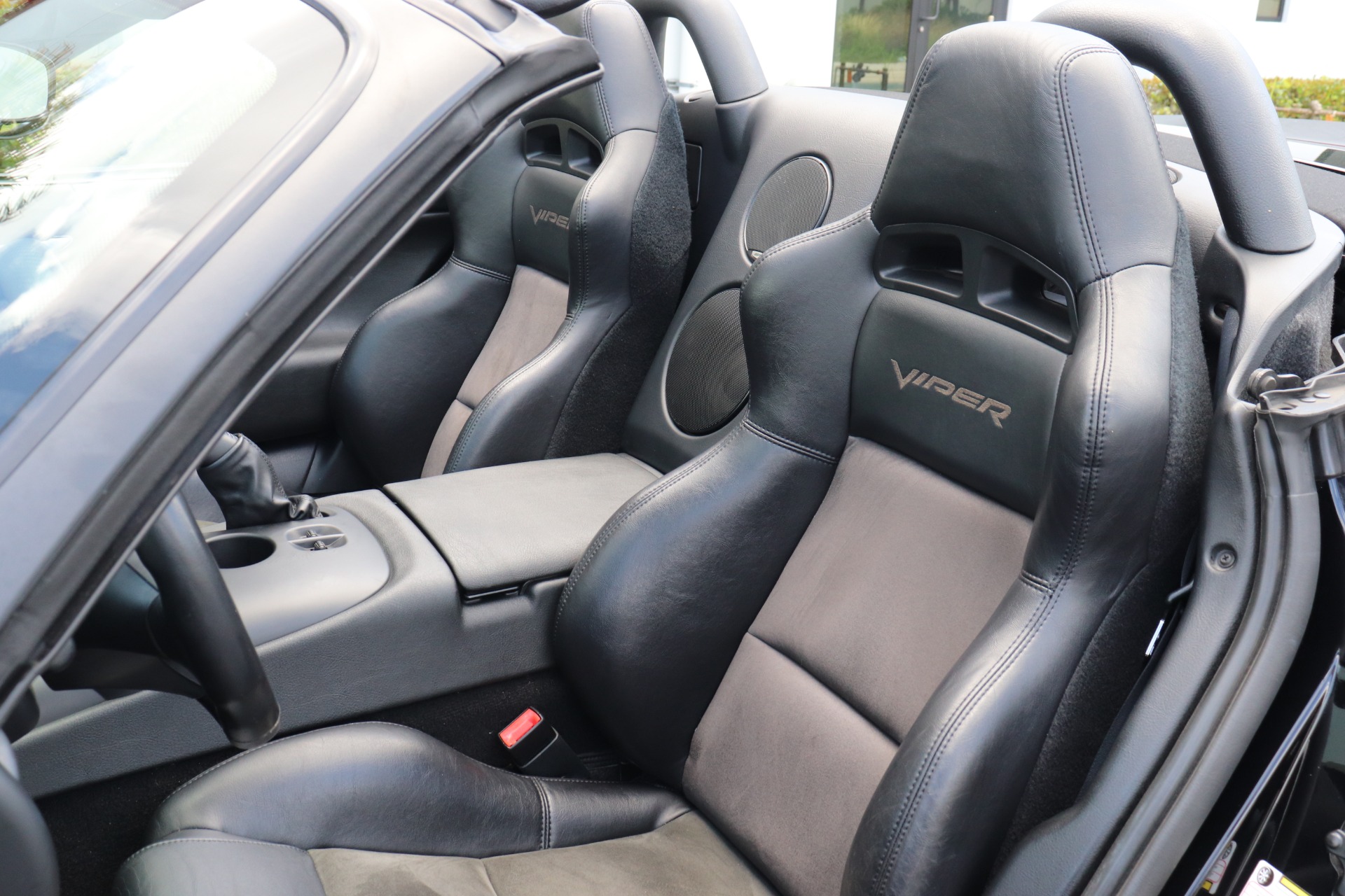 Used-2008-Dodge-Viper-SRT-10