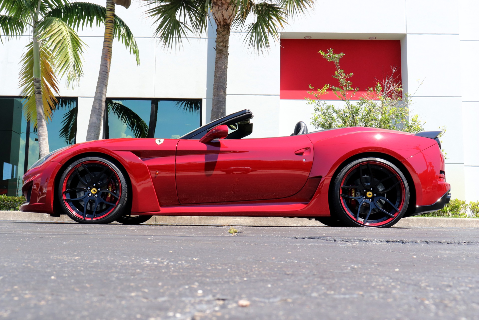 Used-2015-Ferrari-California-T-Novitec-Widebody