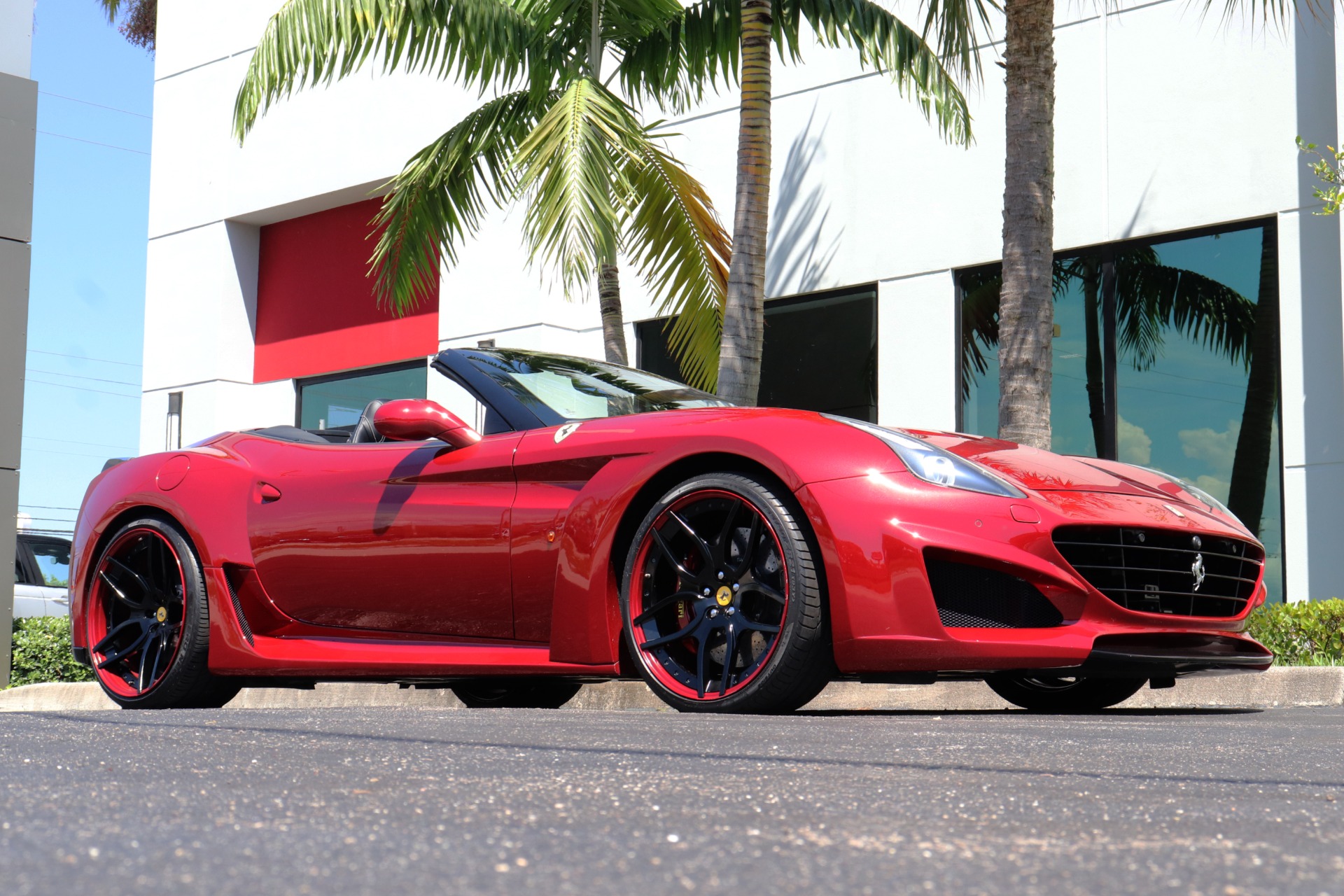 Used-2015-Ferrari-California-T-Novitec-Widebody