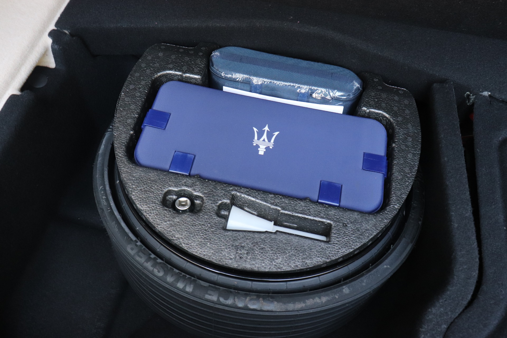 Used-2014-Maserati-Quattroporte-Sport-GT-S
