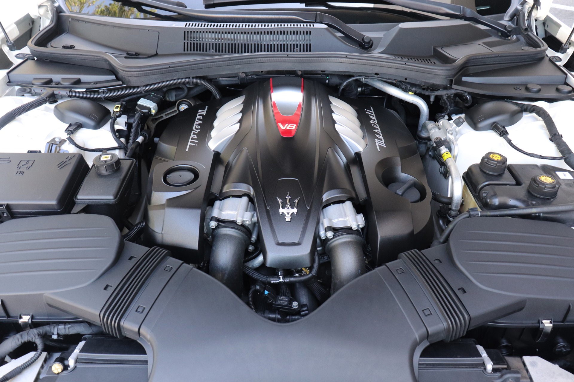 Used-2014-Maserati-Quattroporte-Sport-GT-S
