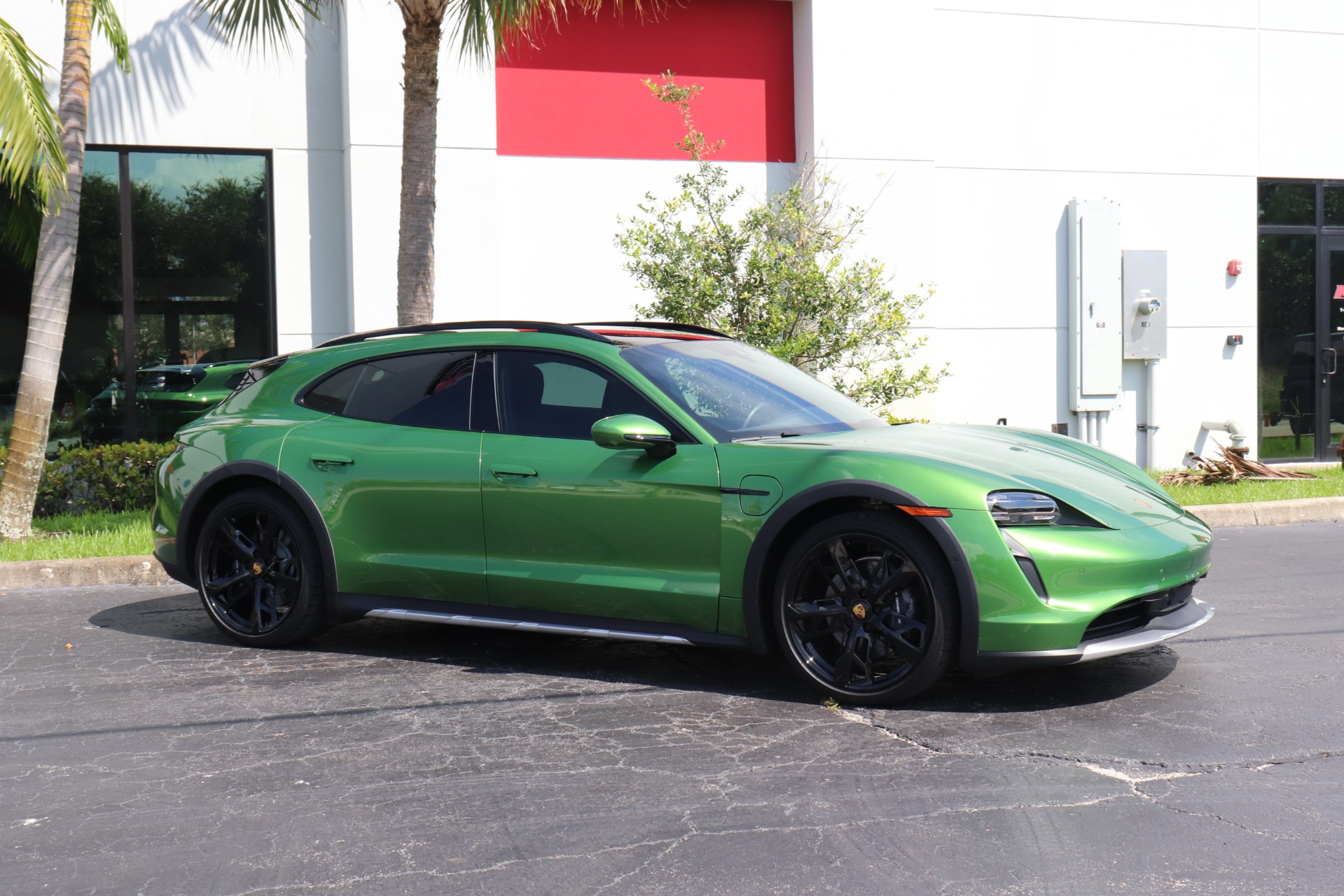 Used-2022-Porsche-Taycan-4-Cross-Turismo