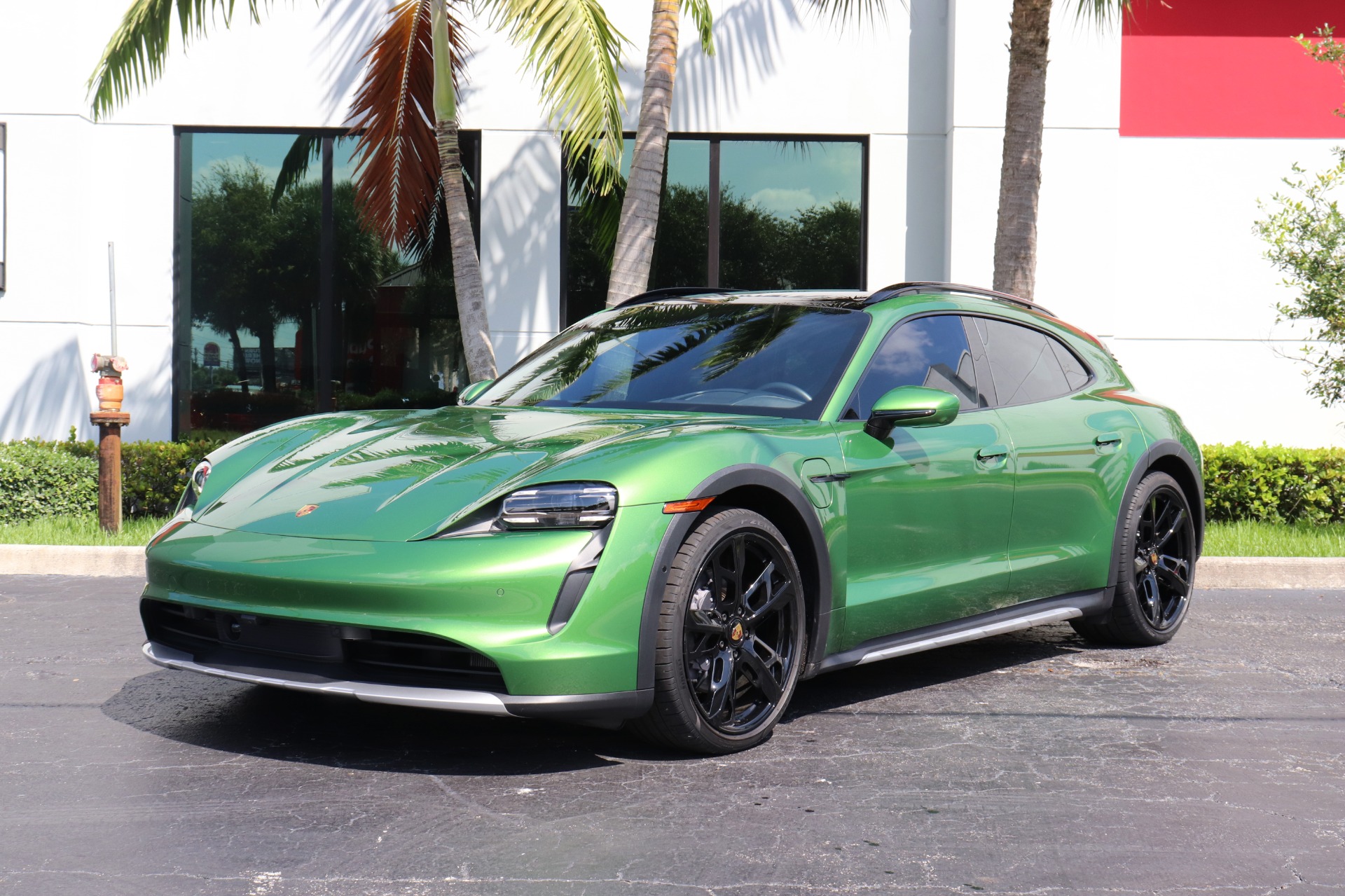 Used-2022-Porsche-Taycan-4-Cross-Turismo