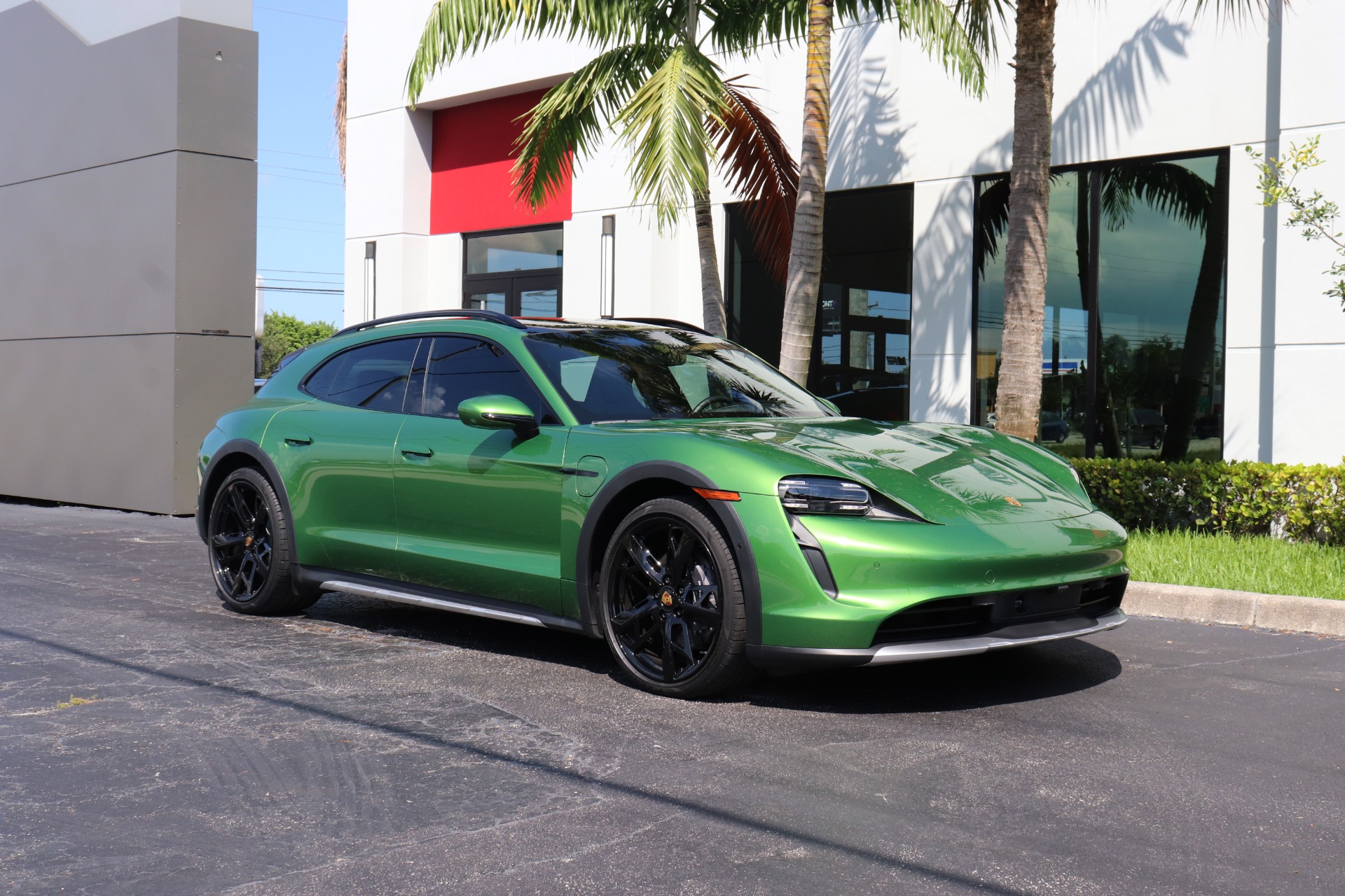 Used-2022-Porsche-Taycan-4-Cross-Turismo