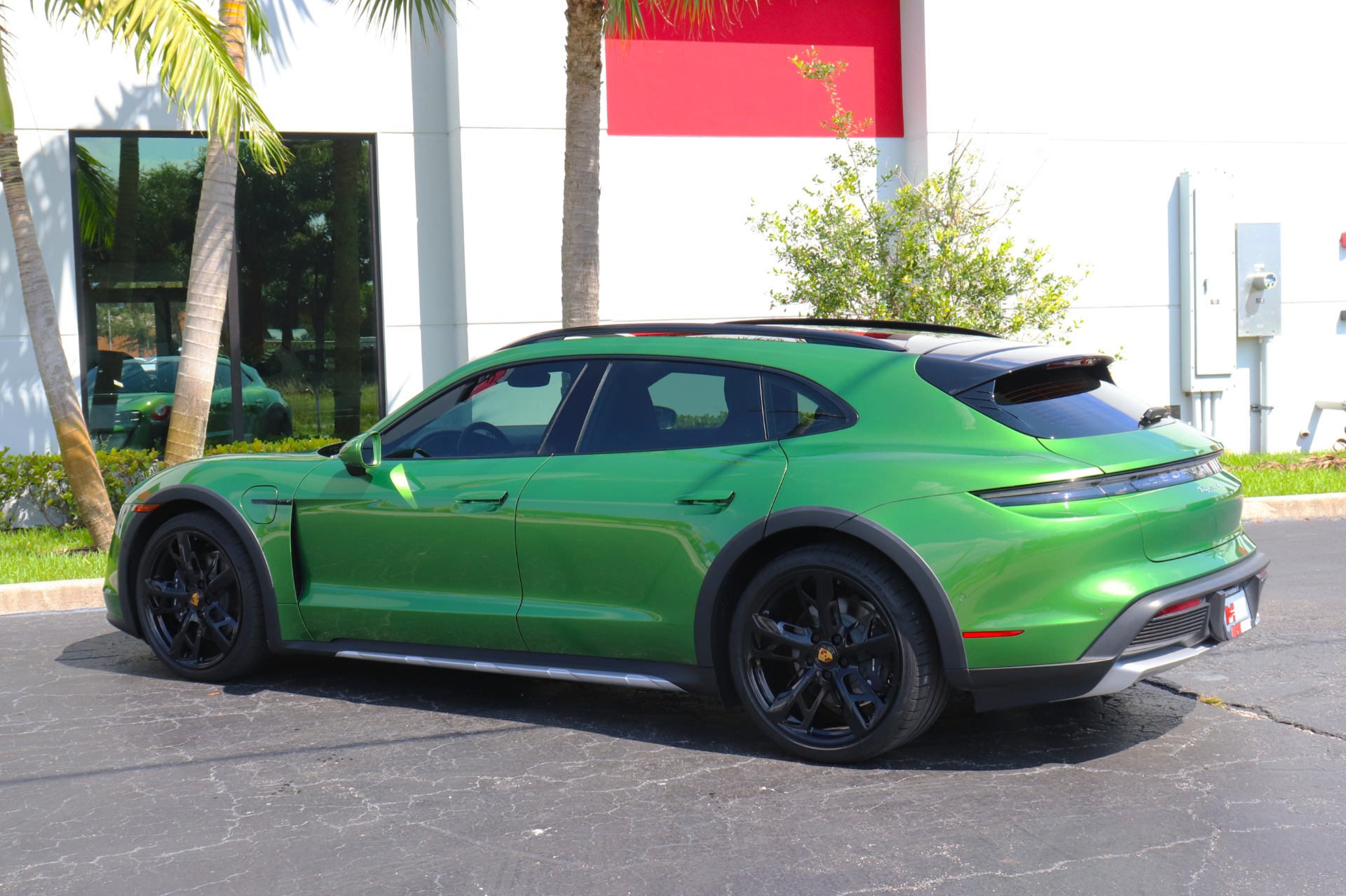 Used-2022-Porsche-Taycan-4-Cross-Turismo