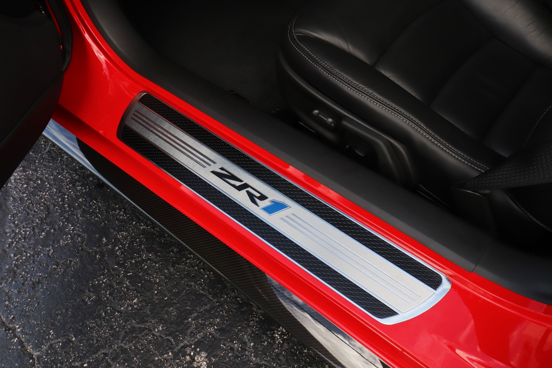 Used-2010-Chevrolet-Corvette-ZR1-3ZR