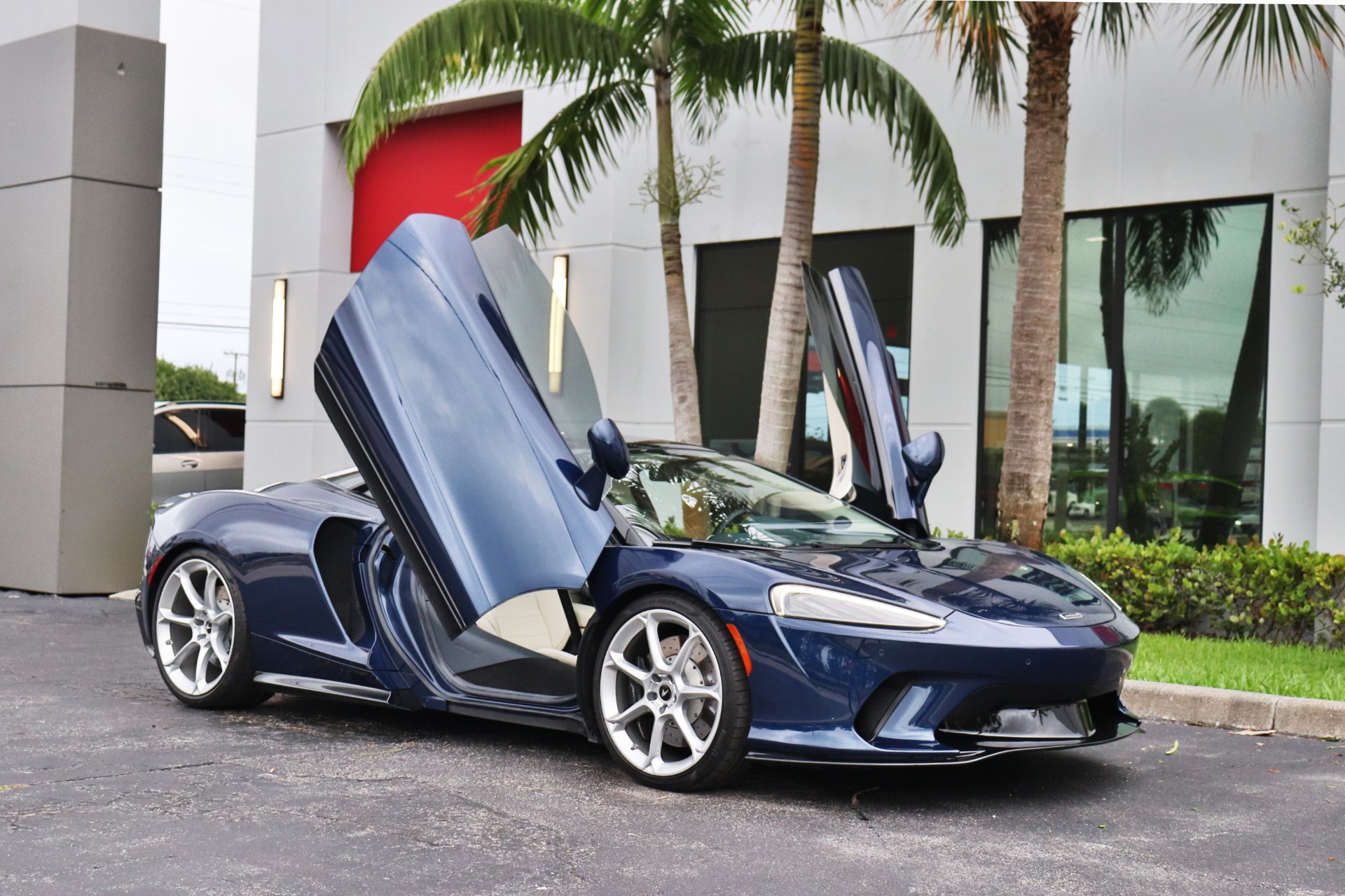 Used-2020-McLaren-GT