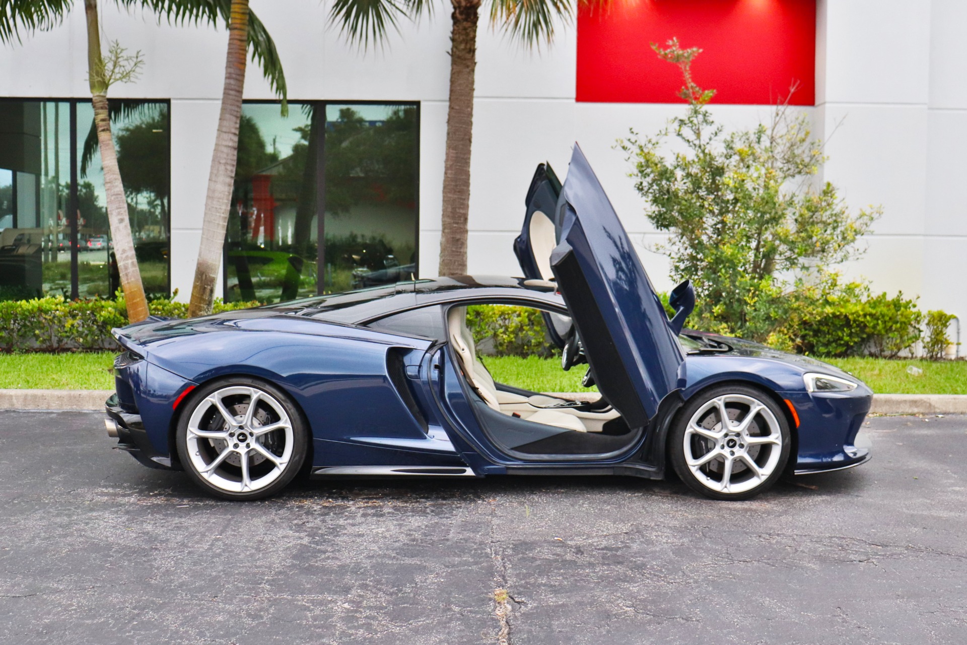 Used-2020-McLaren-GT