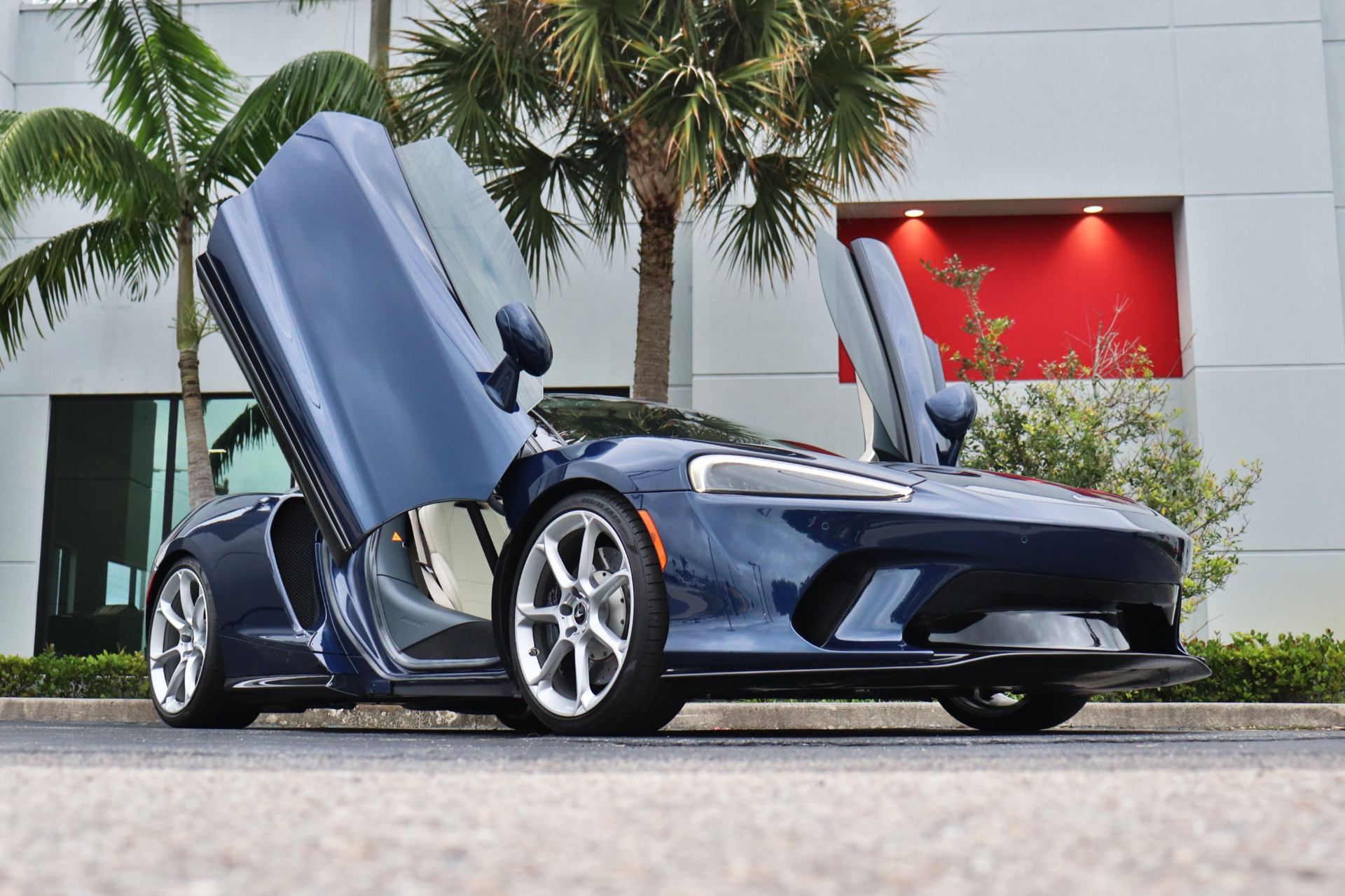 Used-2020-McLaren-GT