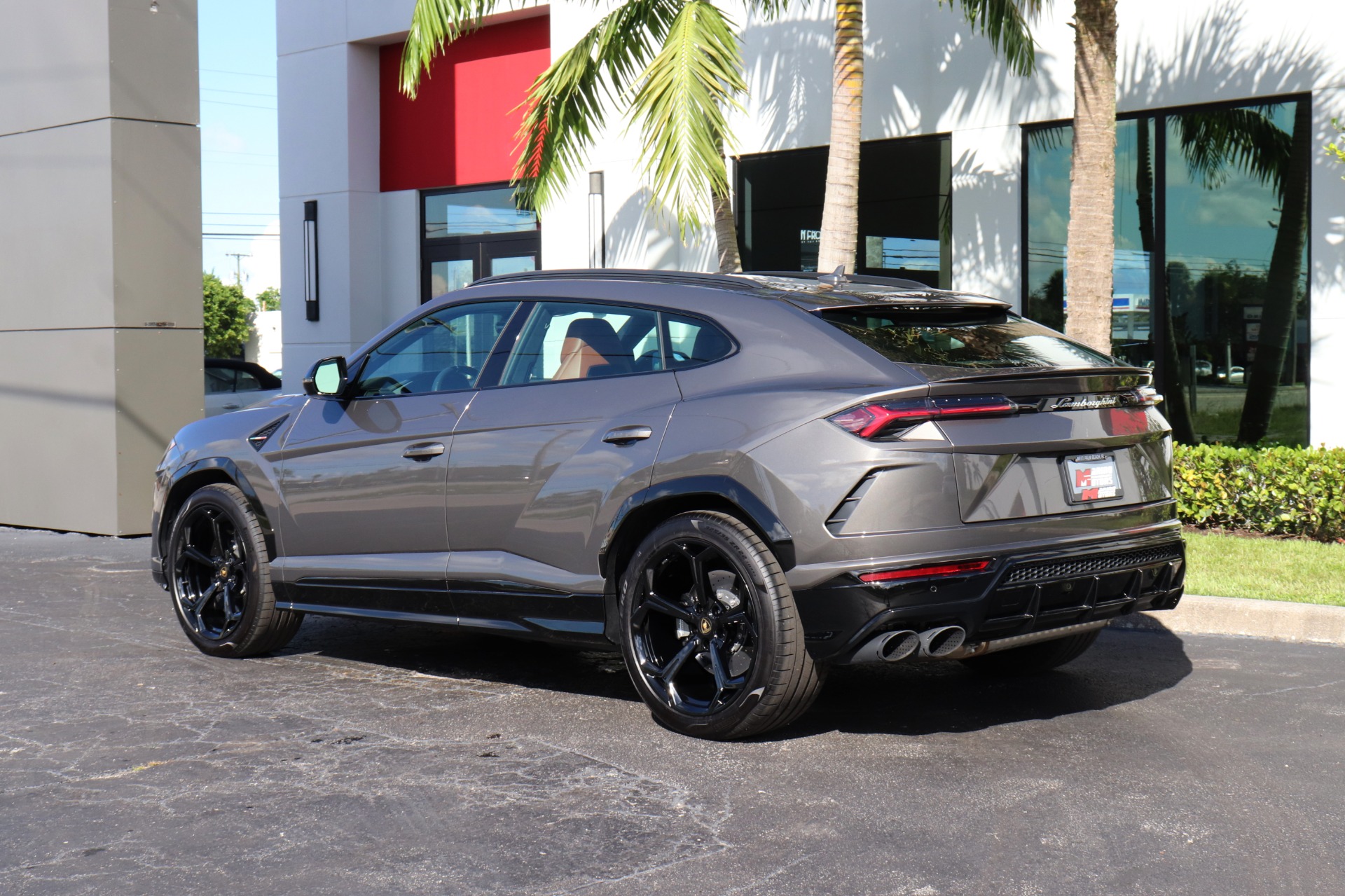 Used-2022-Lamborghini-Urus