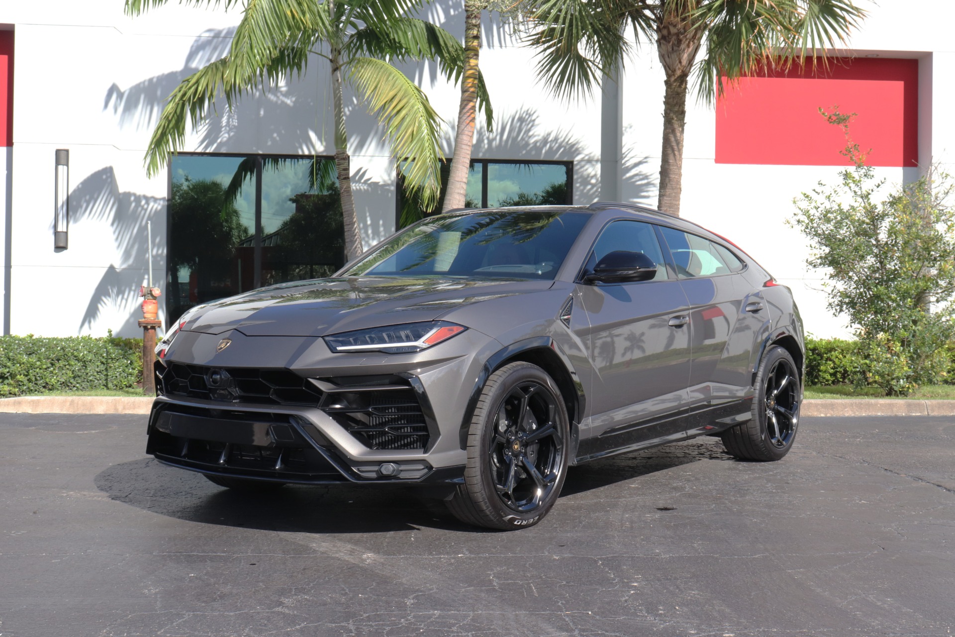 Used-2022-Lamborghini-Urus