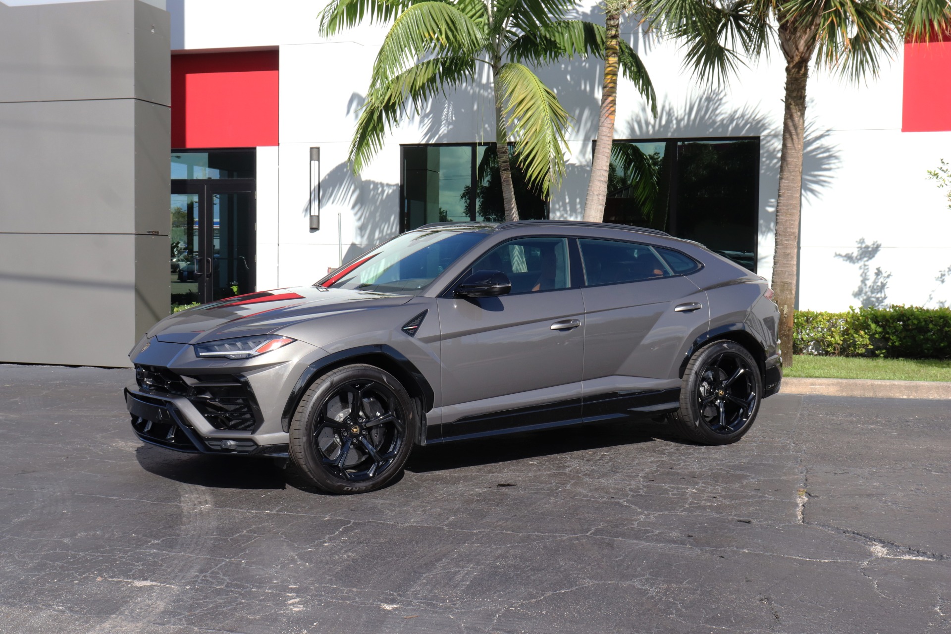 Used-2022-Lamborghini-Urus