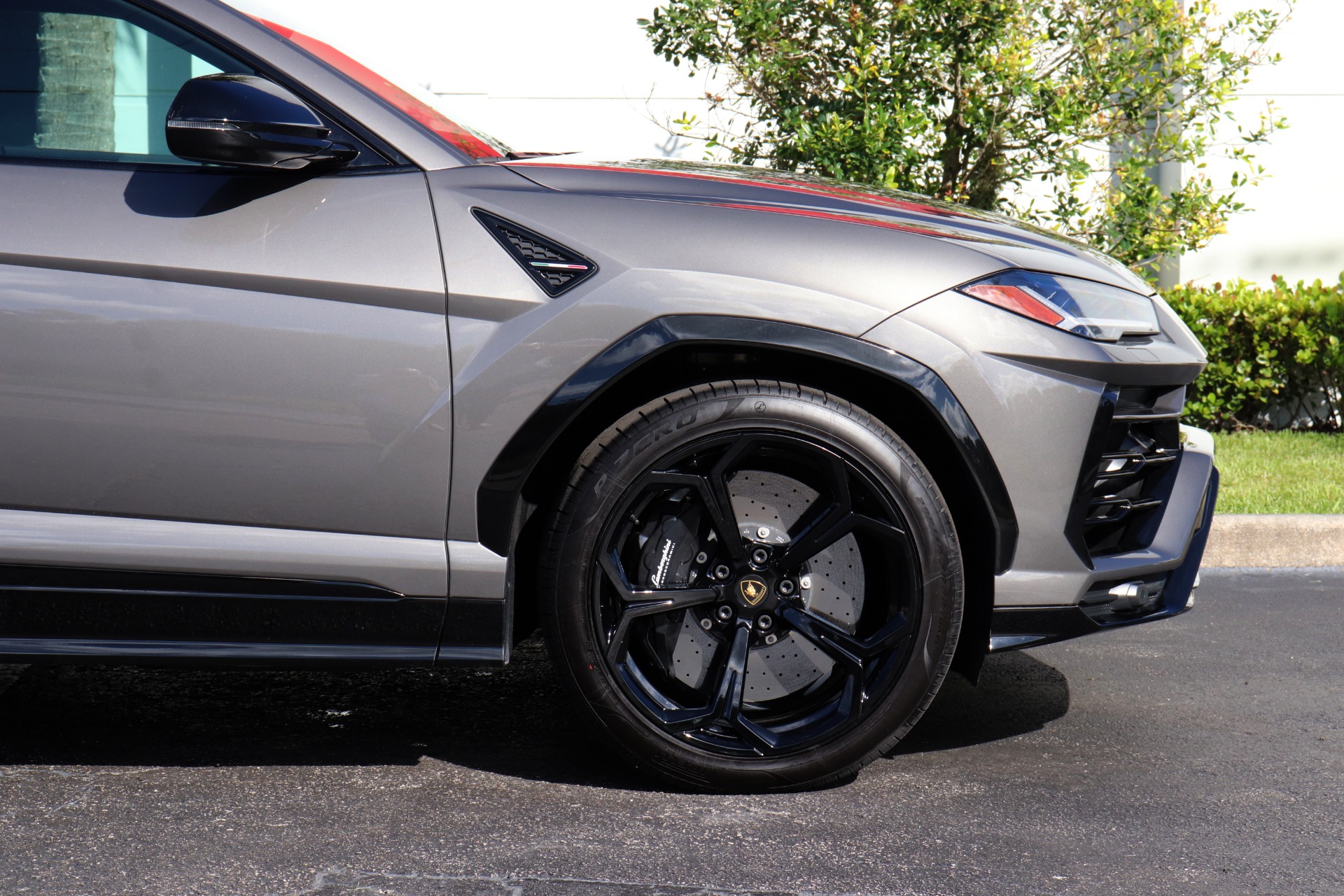 Used-2022-Lamborghini-Urus