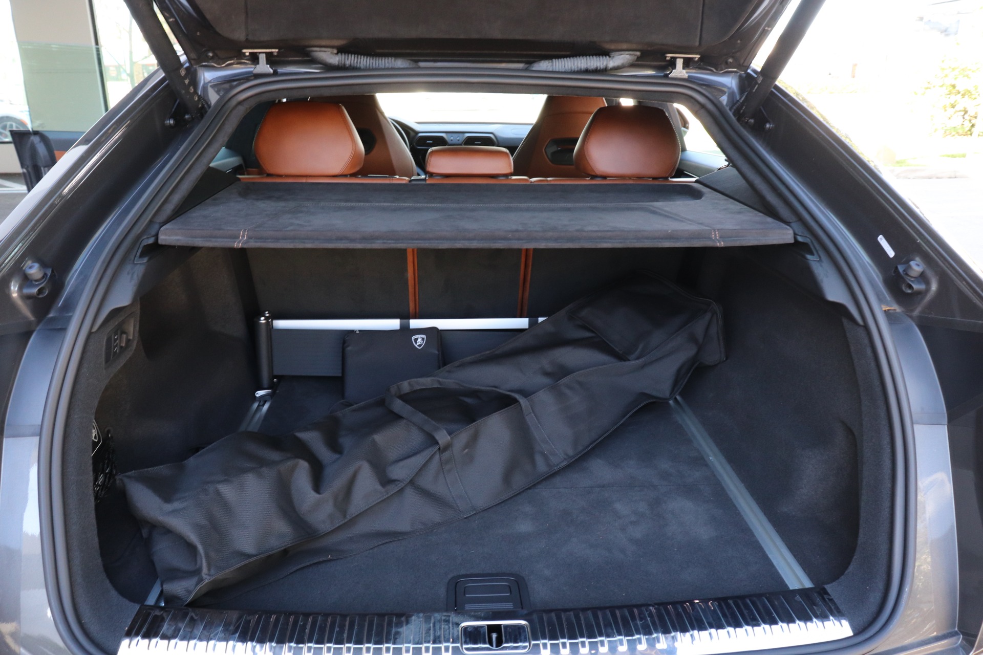 Used-2022-Lamborghini-Urus
