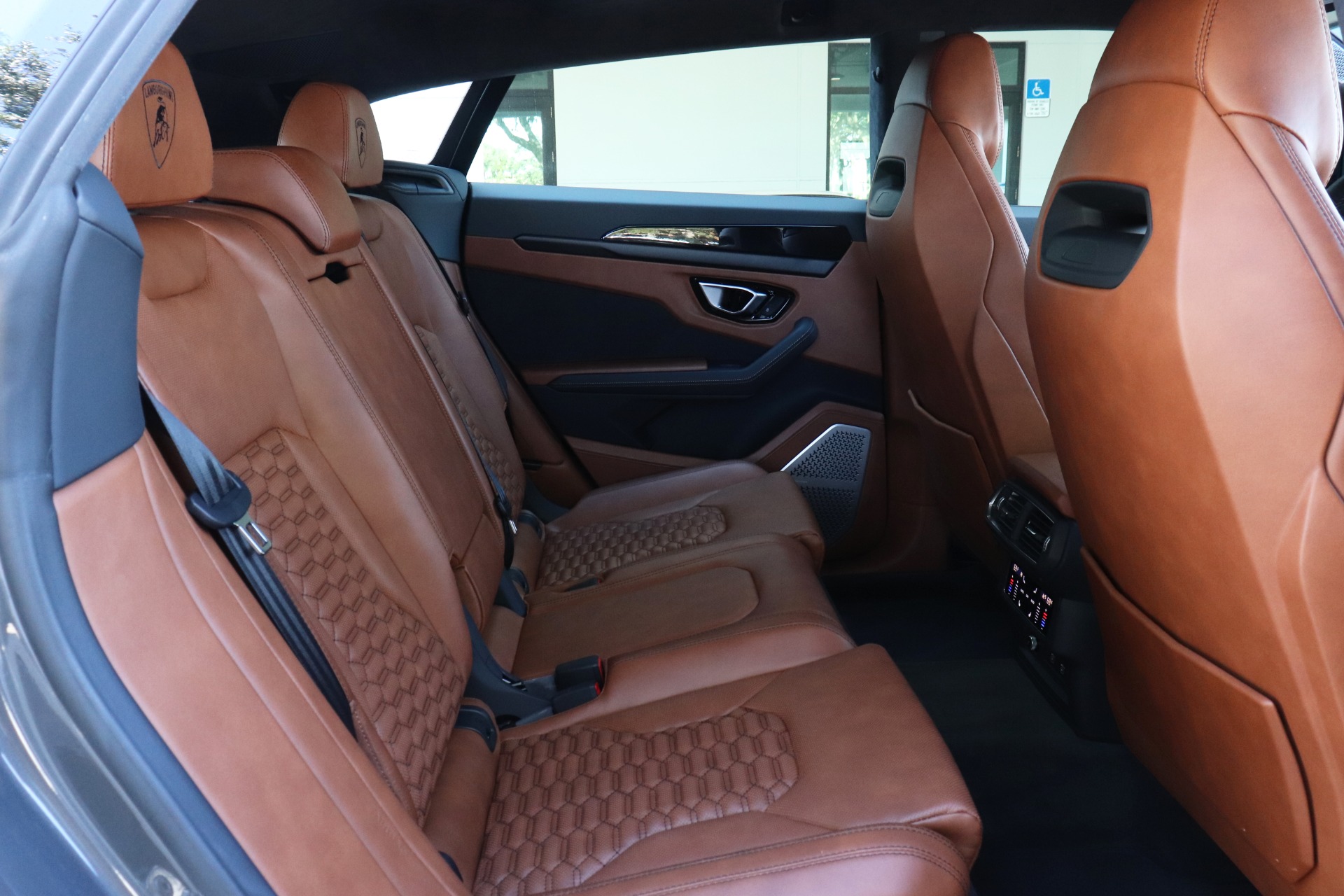 Used-2022-Lamborghini-Urus