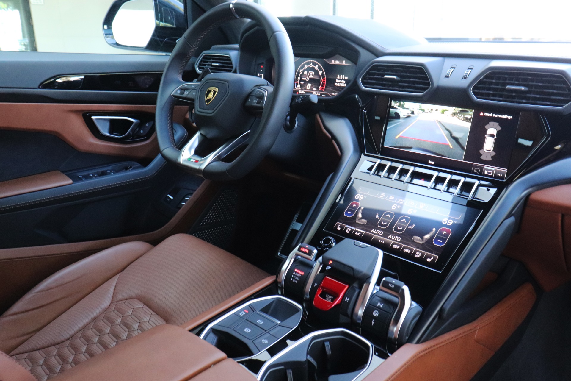 Used-2022-Lamborghini-Urus
