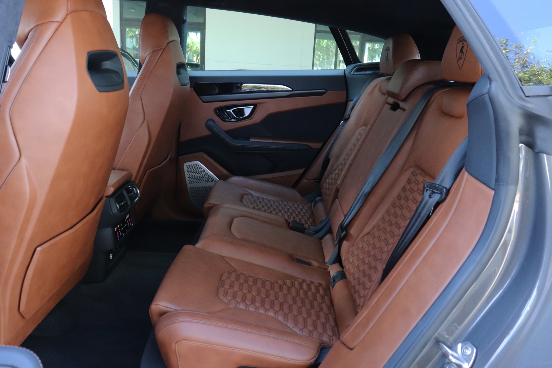 Used-2022-Lamborghini-Urus