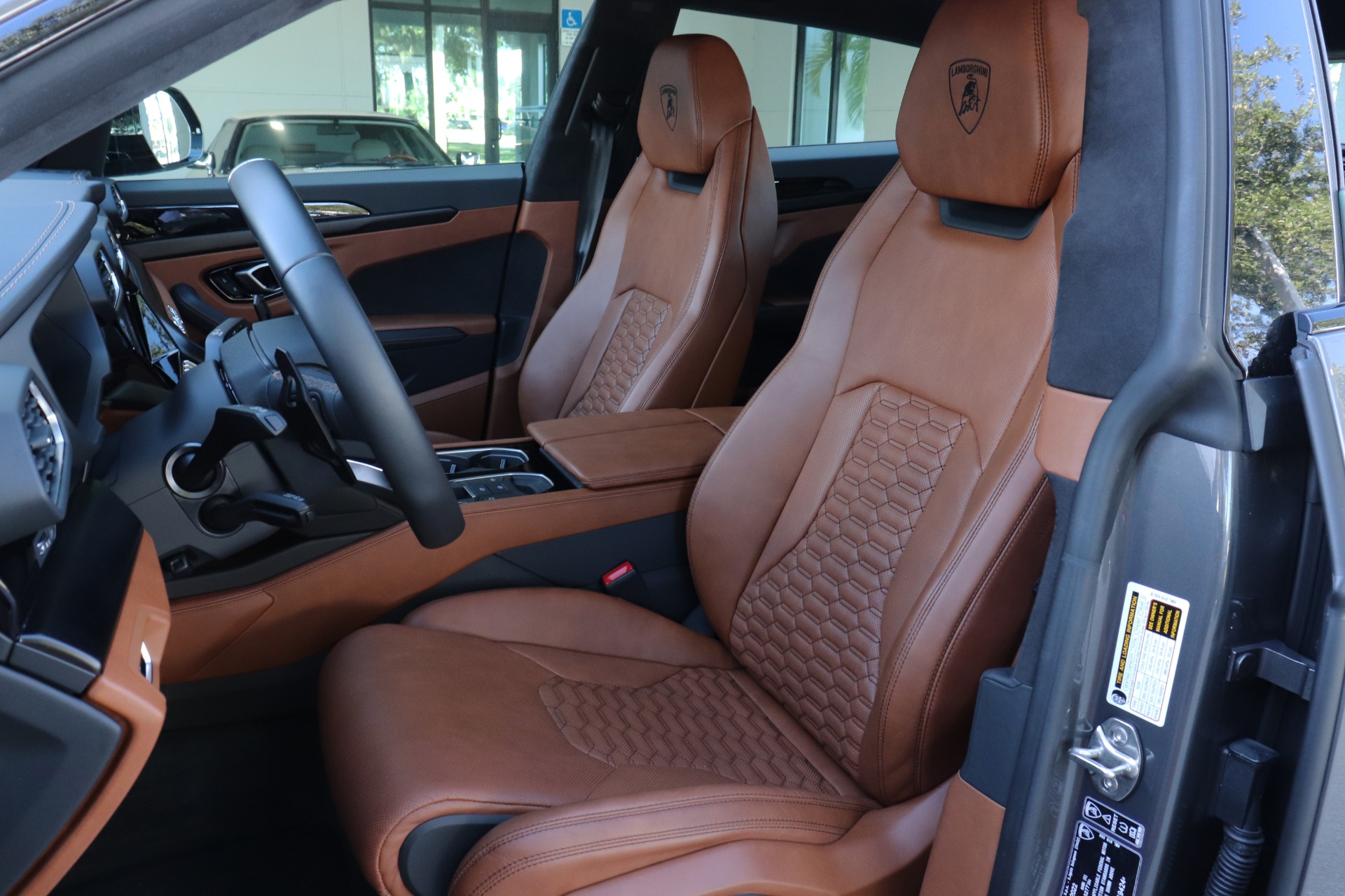 Used-2022-Lamborghini-Urus