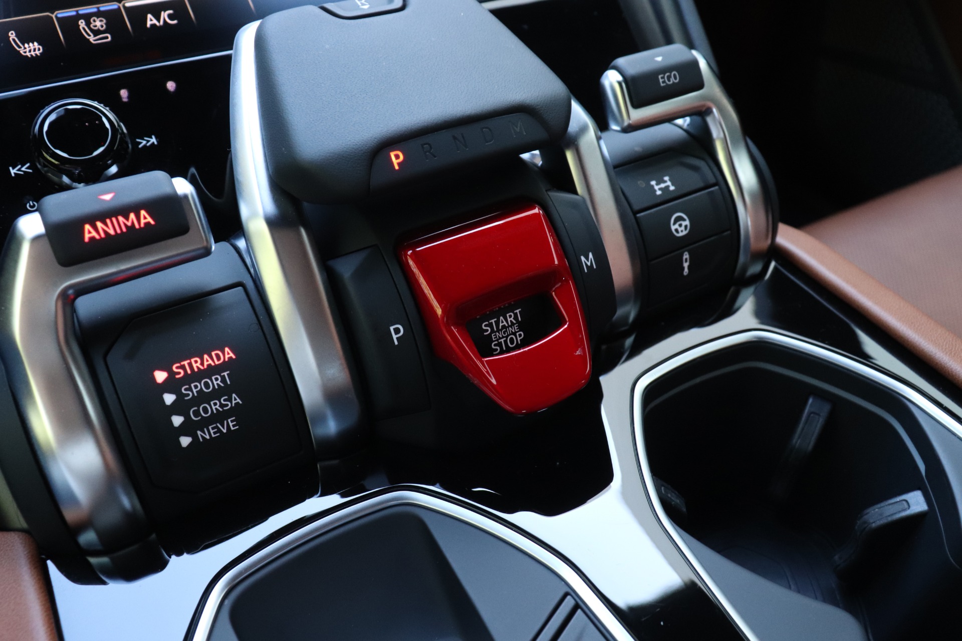 Used-2022-Lamborghini-Urus