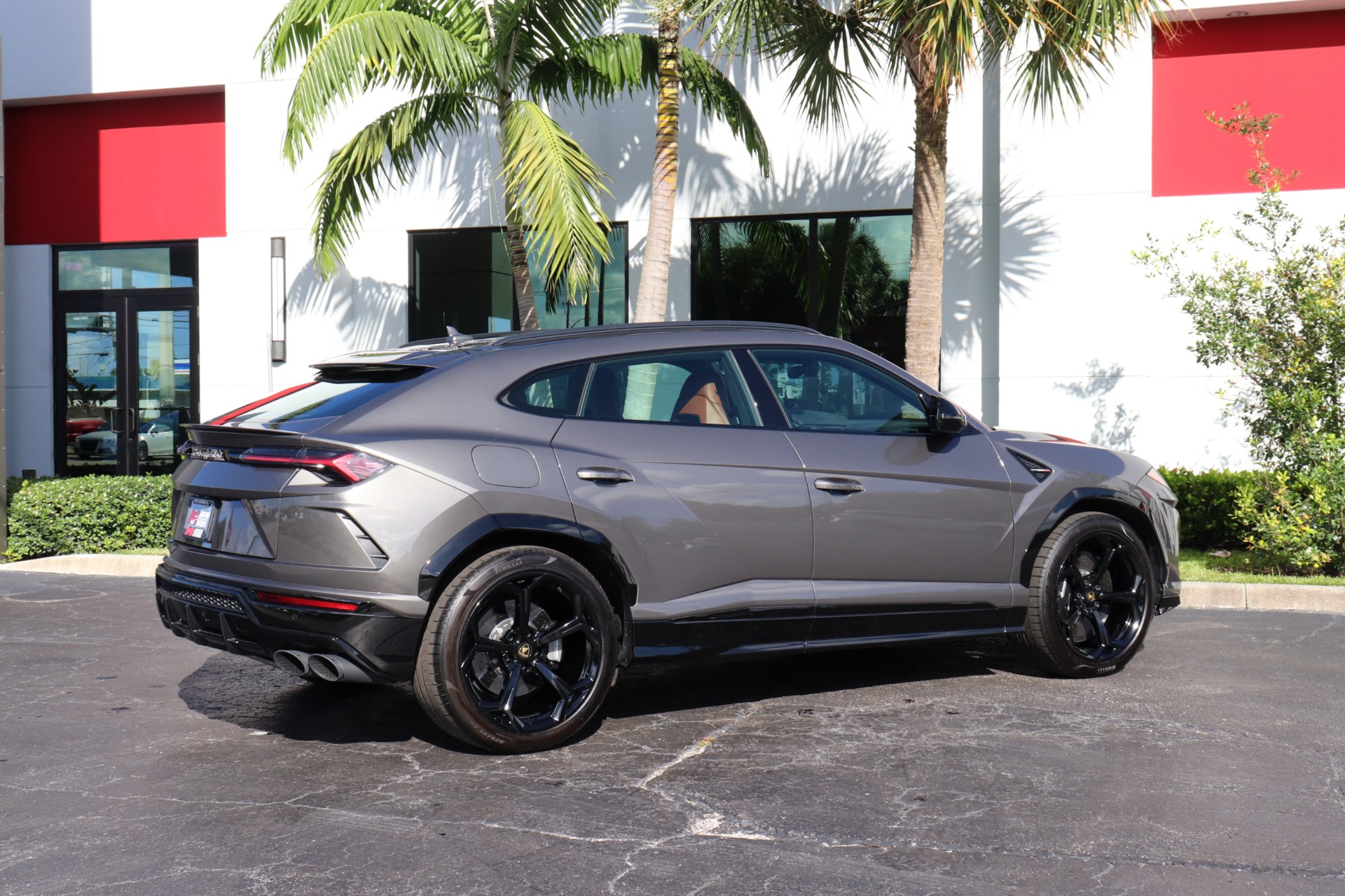 Used-2022-Lamborghini-Urus