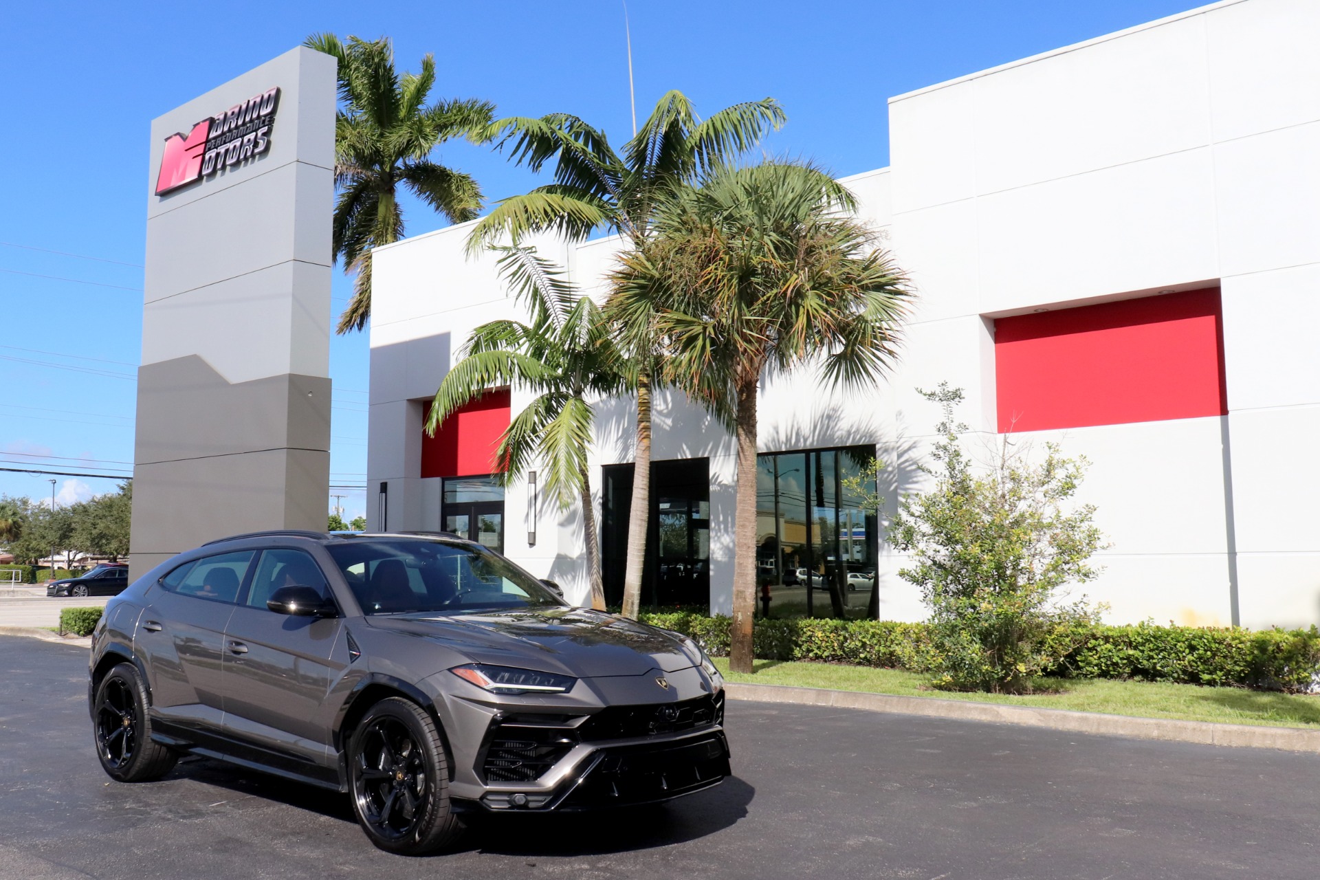 Used-2022-Lamborghini-Urus