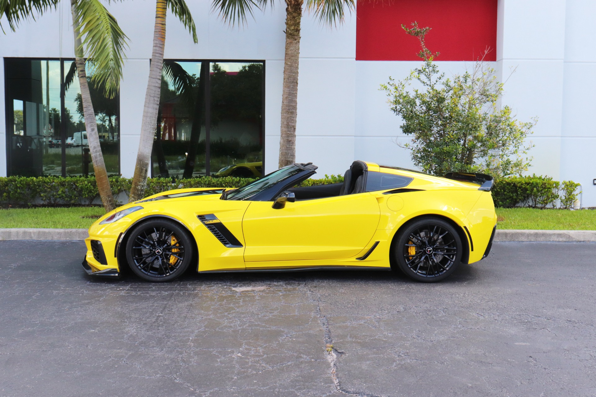 Used-2016-Chevrolet-Corvette-Z06