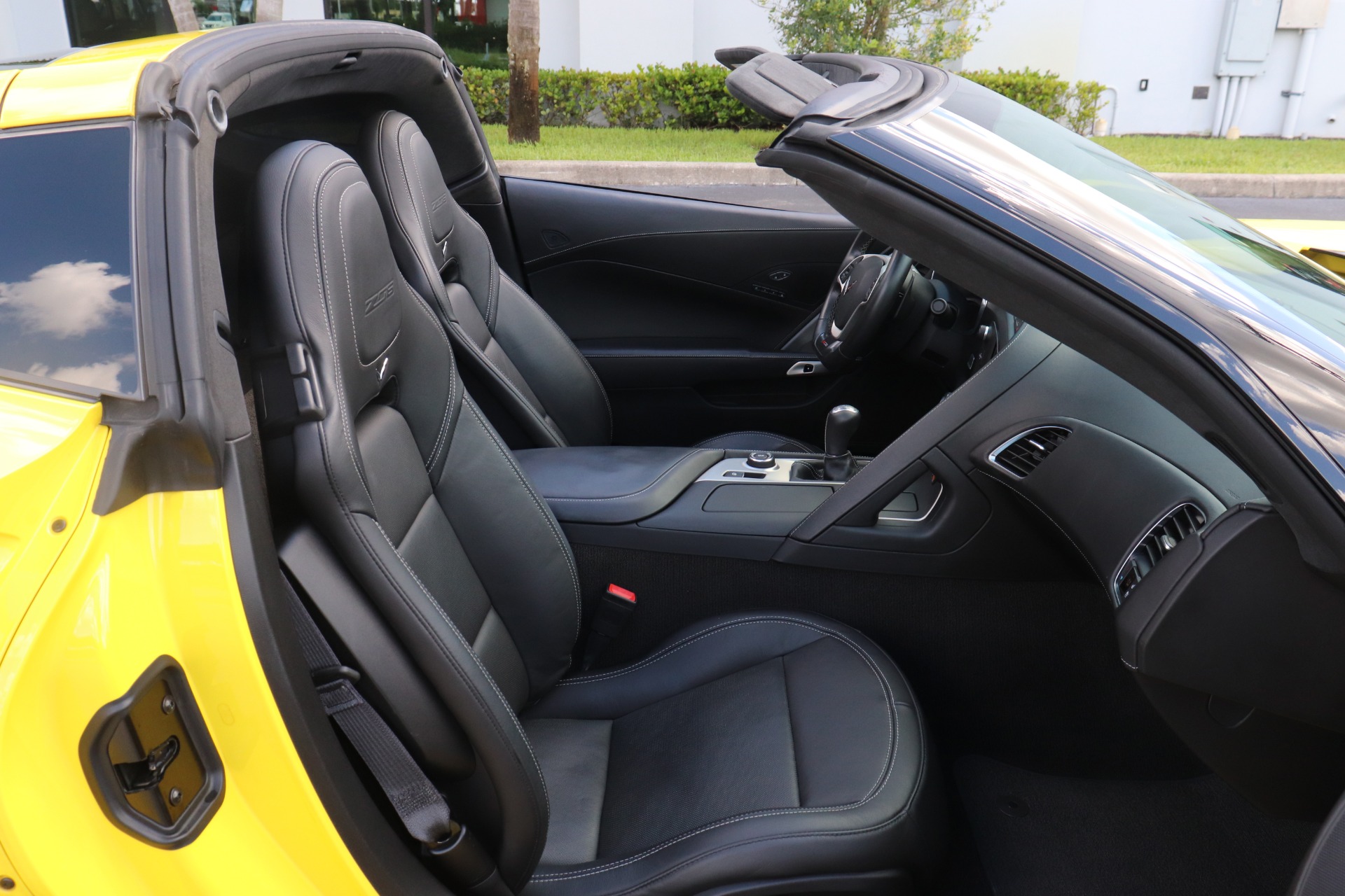 Used-2016-Chevrolet-Corvette-Z06