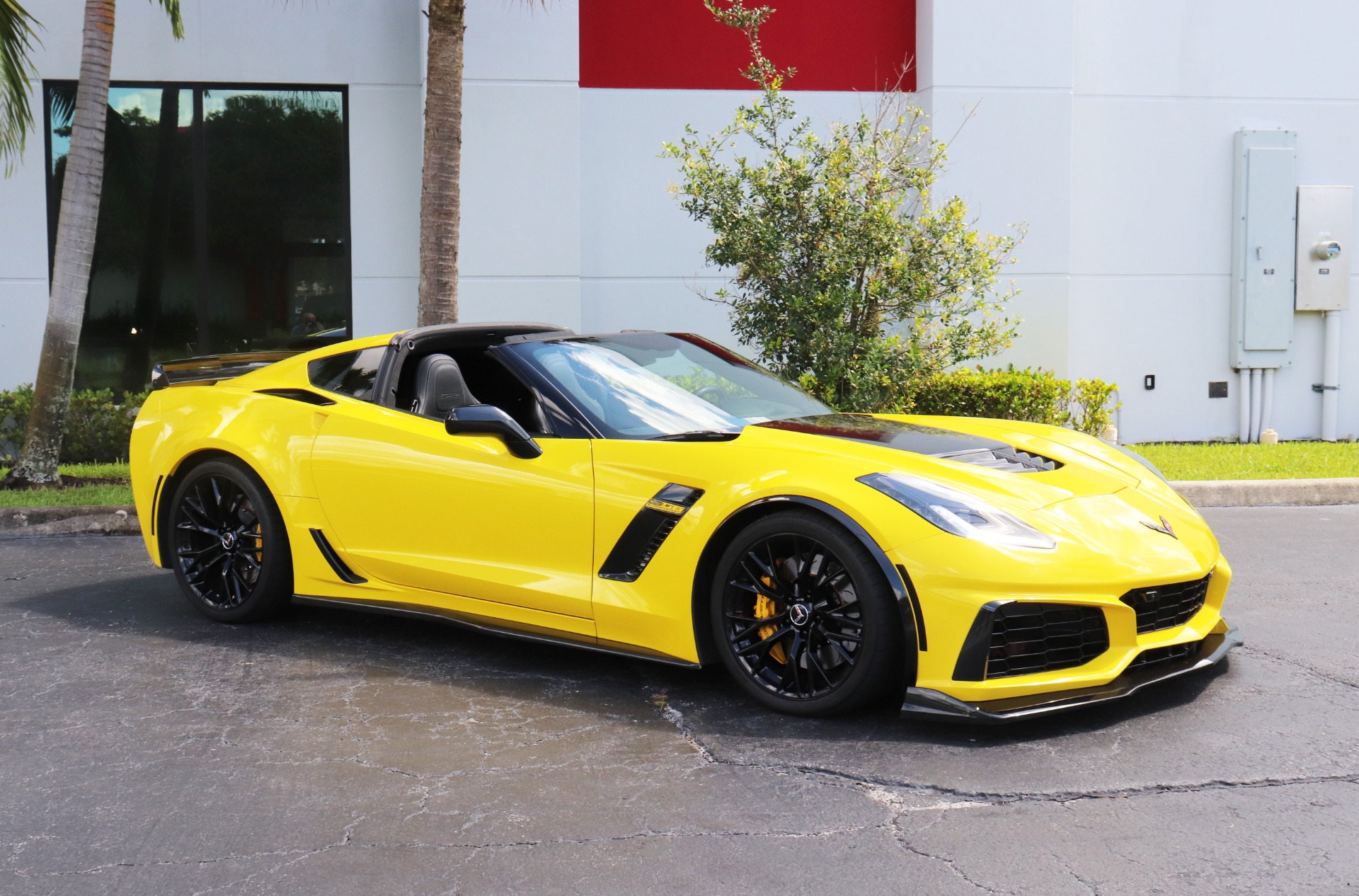 Used-2016-Chevrolet-Corvette-Z06