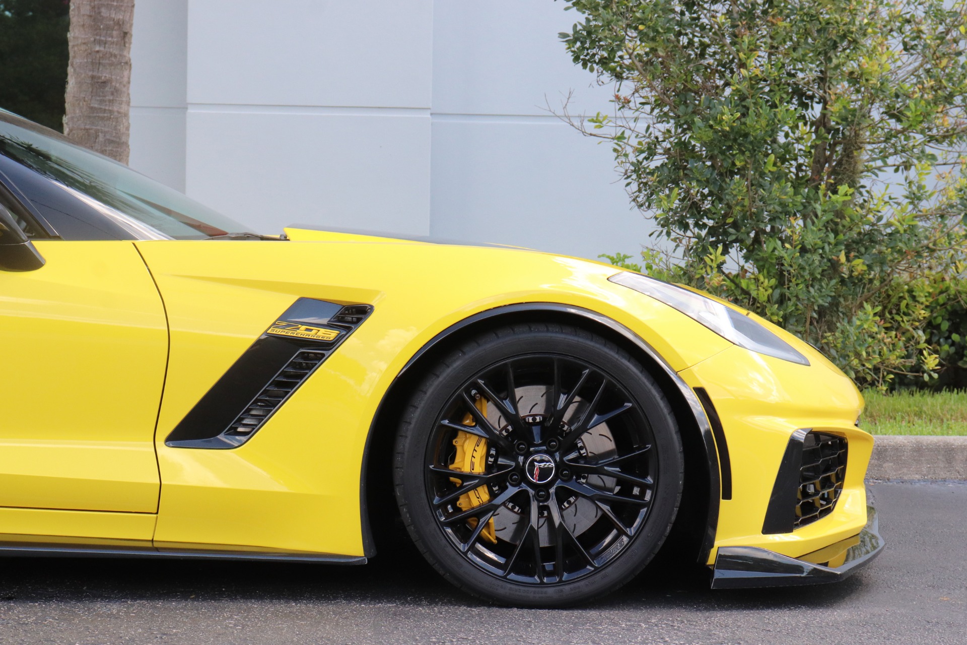 Used-2016-Chevrolet-Corvette-Z06