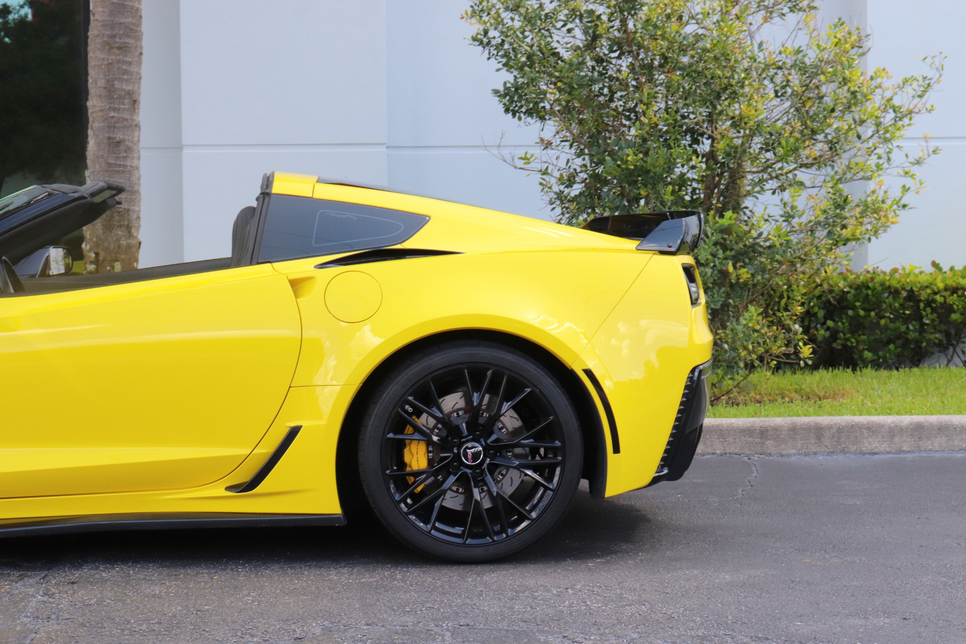 Used-2016-Chevrolet-Corvette-Z06