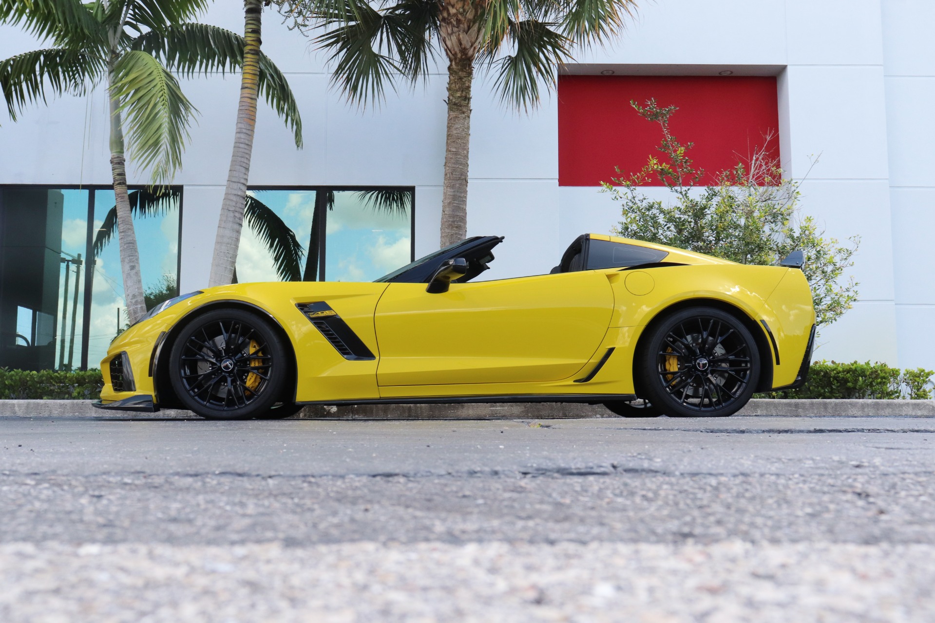 Used-2016-Chevrolet-Corvette-Z06