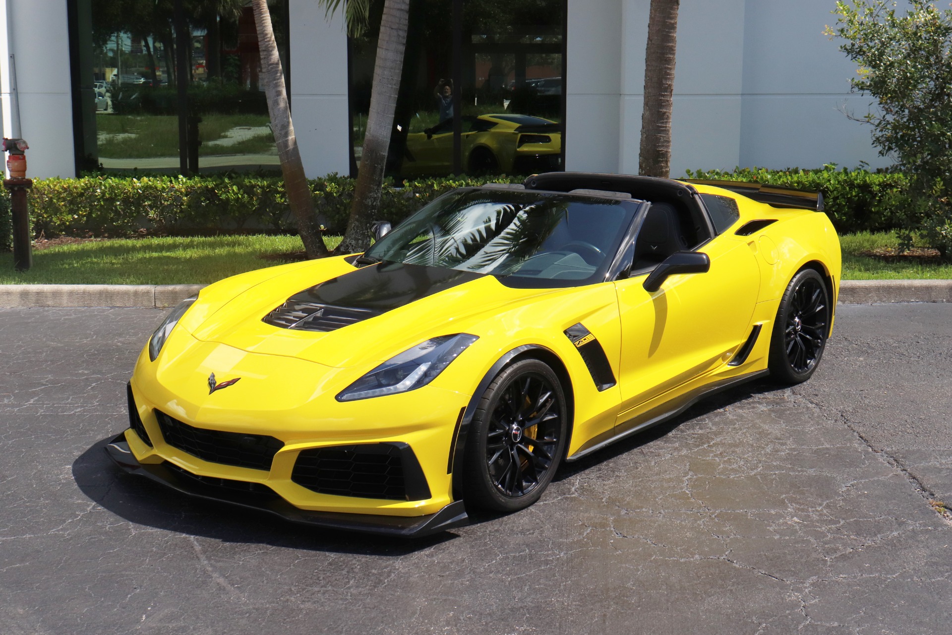 Used-2016-Chevrolet-Corvette-Z06