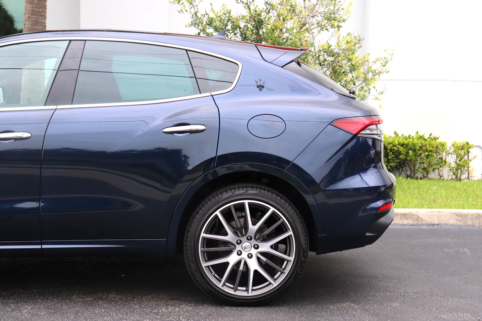 Used-2022-Maserati-Levante-Modena