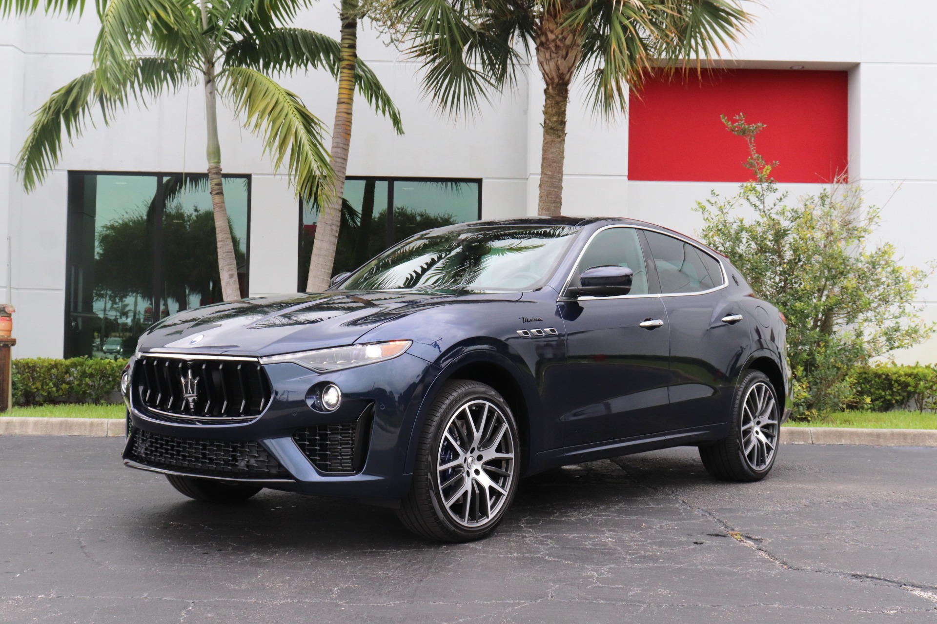 Used-2022-Maserati-Levante-Modena