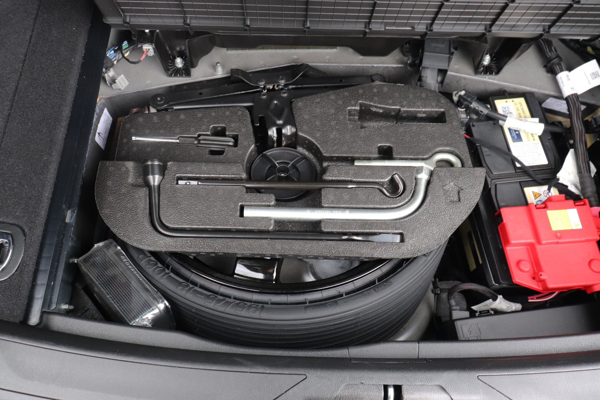 Used-2022-Maserati-Levante-Modena