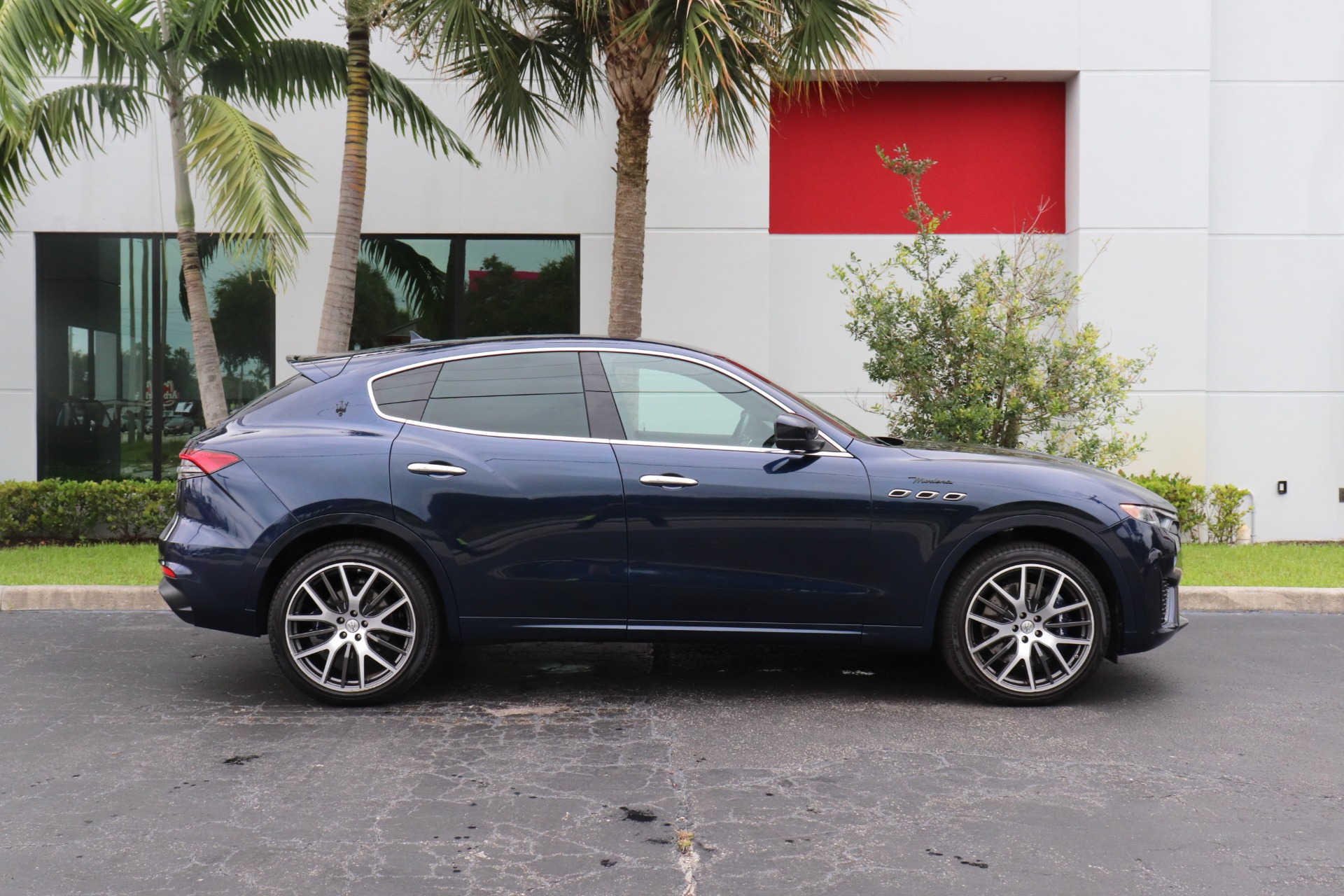 Used-2022-Maserati-Levante-Modena