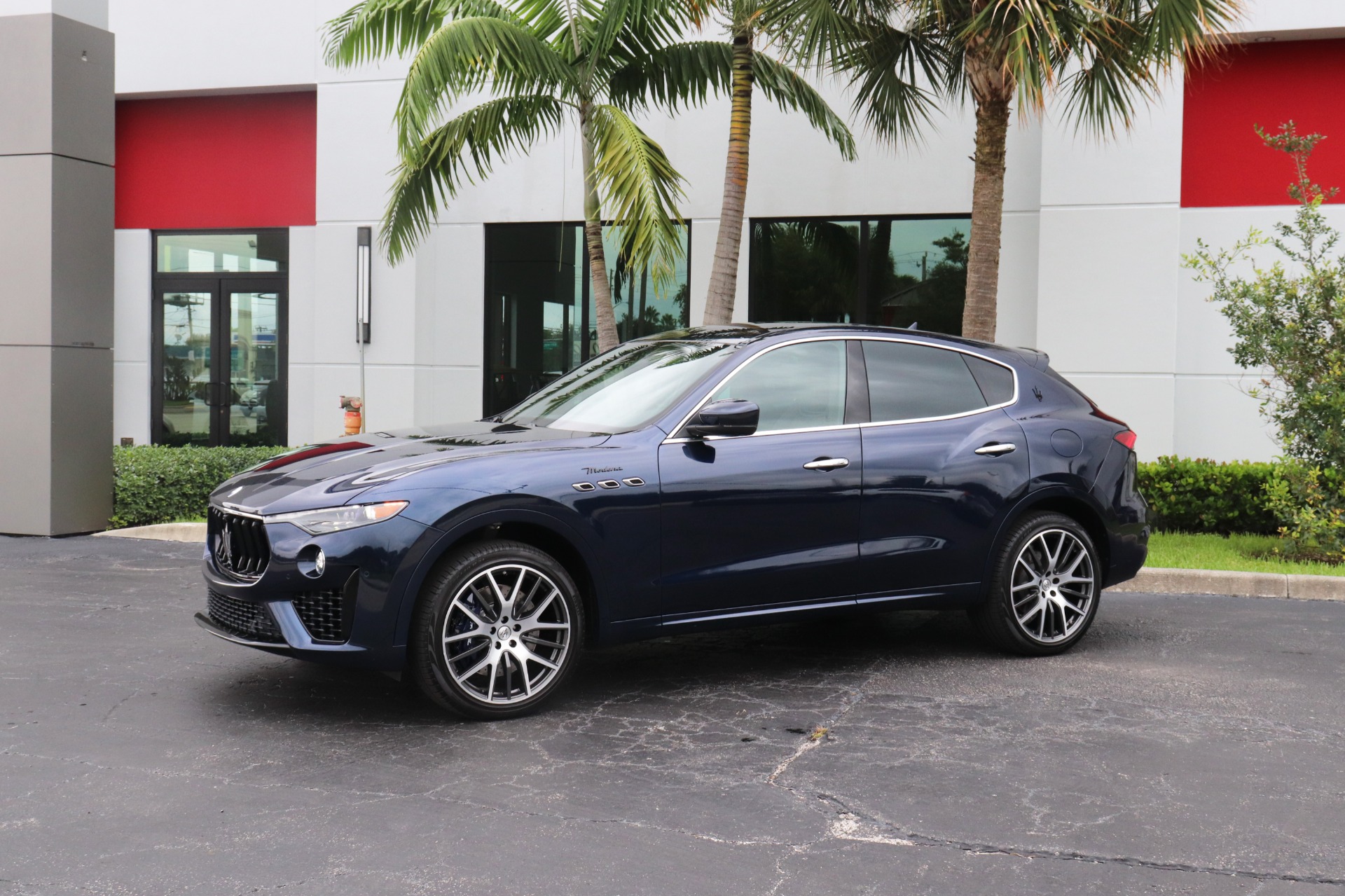Used-2022-Maserati-Levante-Modena