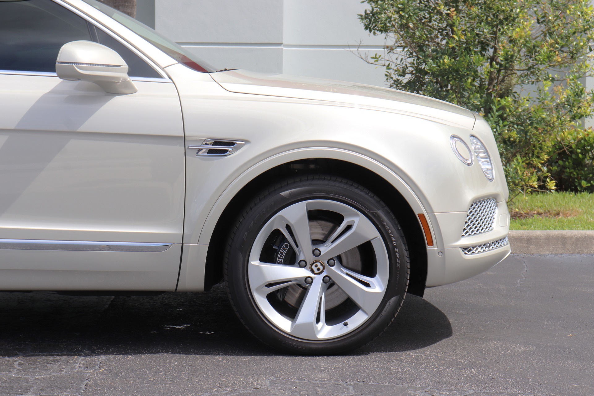 Used-2019-Bentley-Bentayga-V8