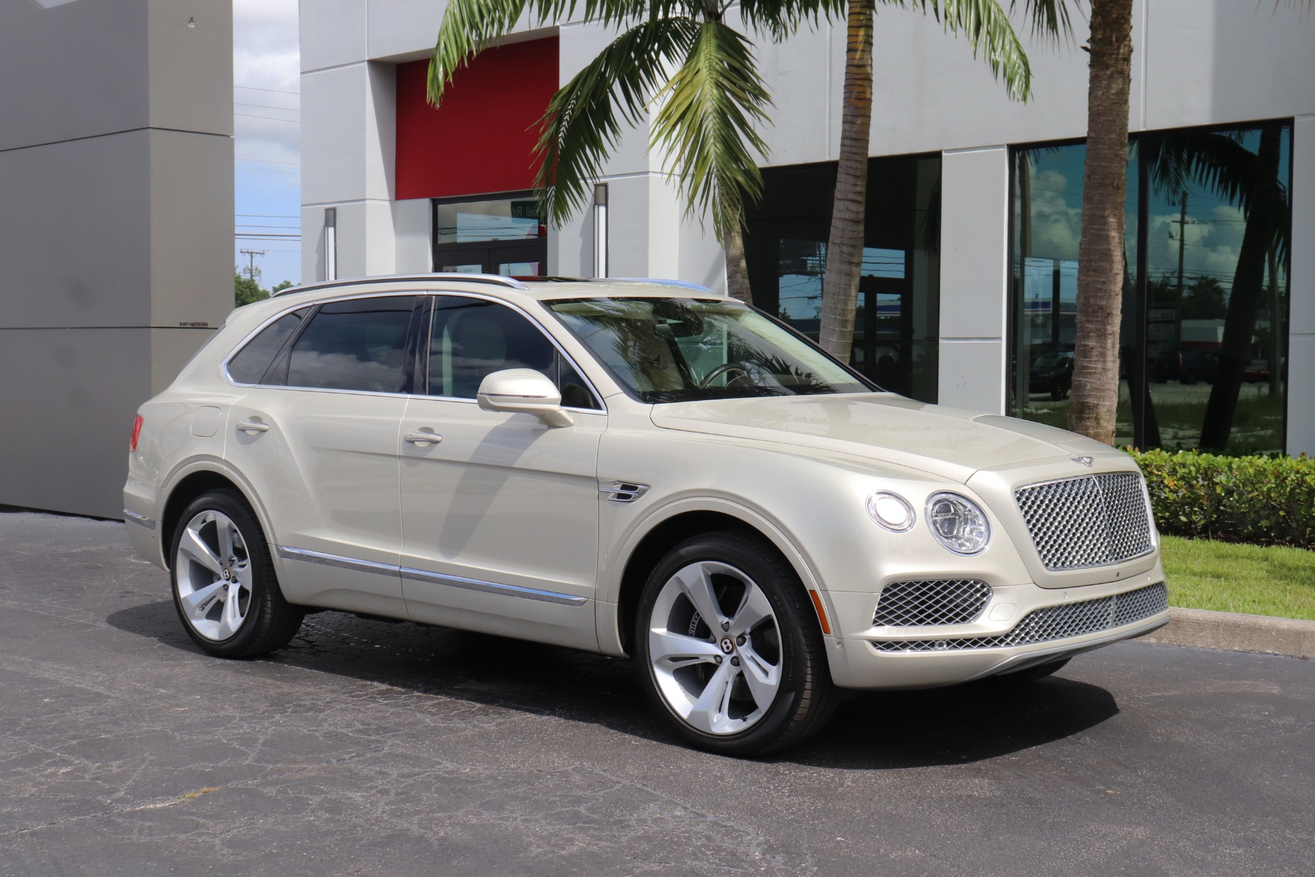 Used-2019-Bentley-Bentayga-V8