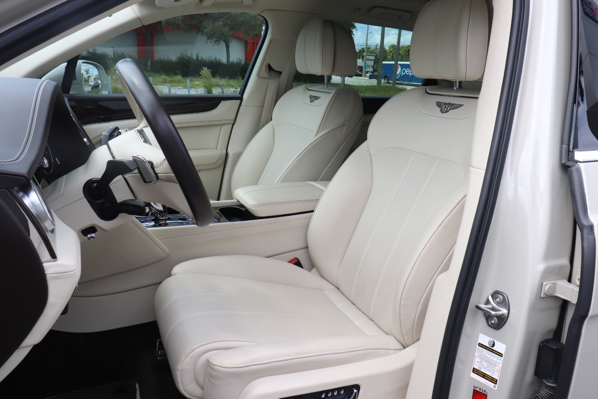 Used-2019-Bentley-Bentayga-V8